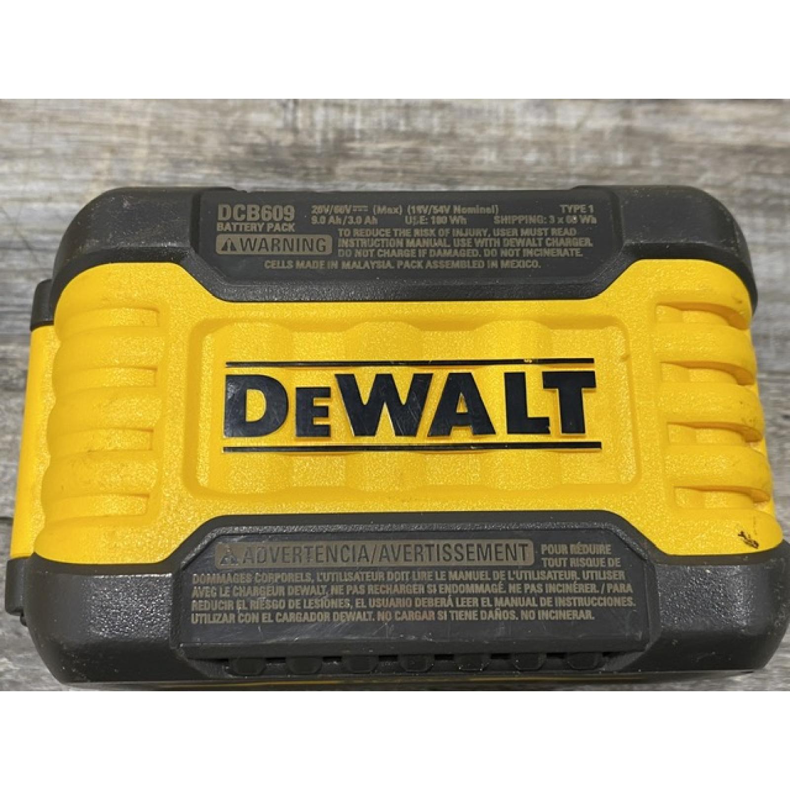 AS-IS DEWALT 20V/60V MAX FLEXVOLT Lithium-Ion 9.0Ah Battery and Charger Starter Kit