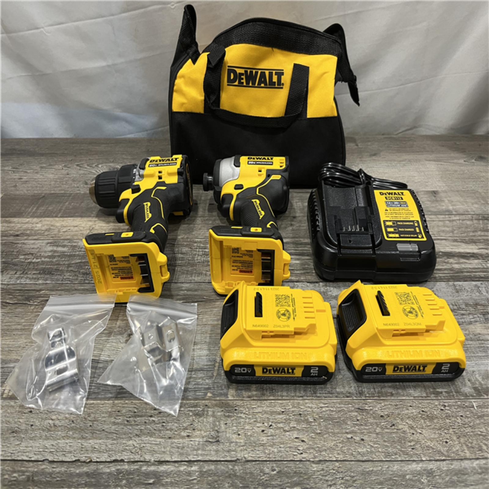 AS-IS DEWALT ATOMIC 20-Volt MAX Lithium-Ion Cordless Combo Kit