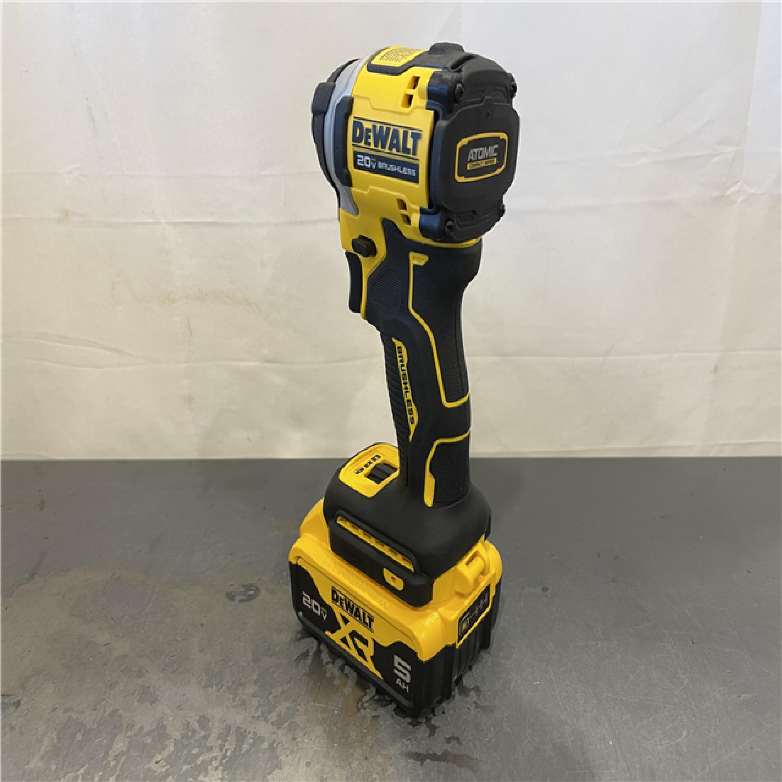AS-IS - DEWALT ATOMIC 20V MAX Lithium-Ion Cordless 1/4 in. Brushless Impact Driver Kit