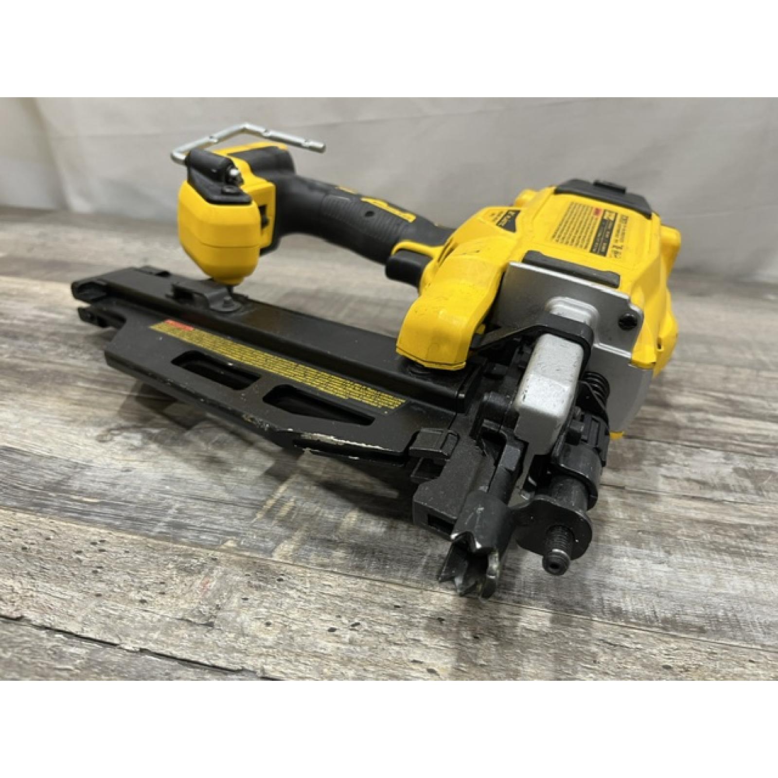 AS-IS DEWALT 20-Volt 21° Cordless Framing Nailer (Tool-Only)