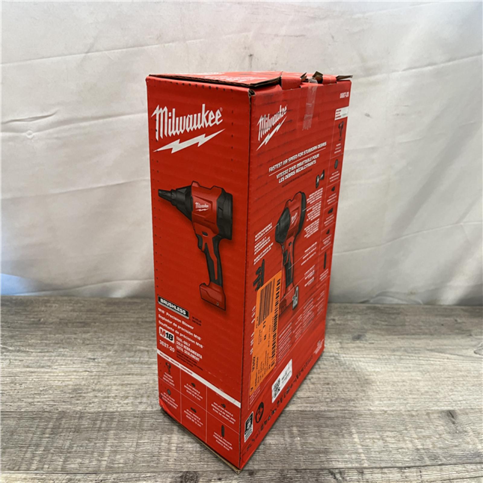NEW - Milwaukee 18V Lithium-Ion 570 MPH Brushless Cordless Precision Blower (Tool-Only)