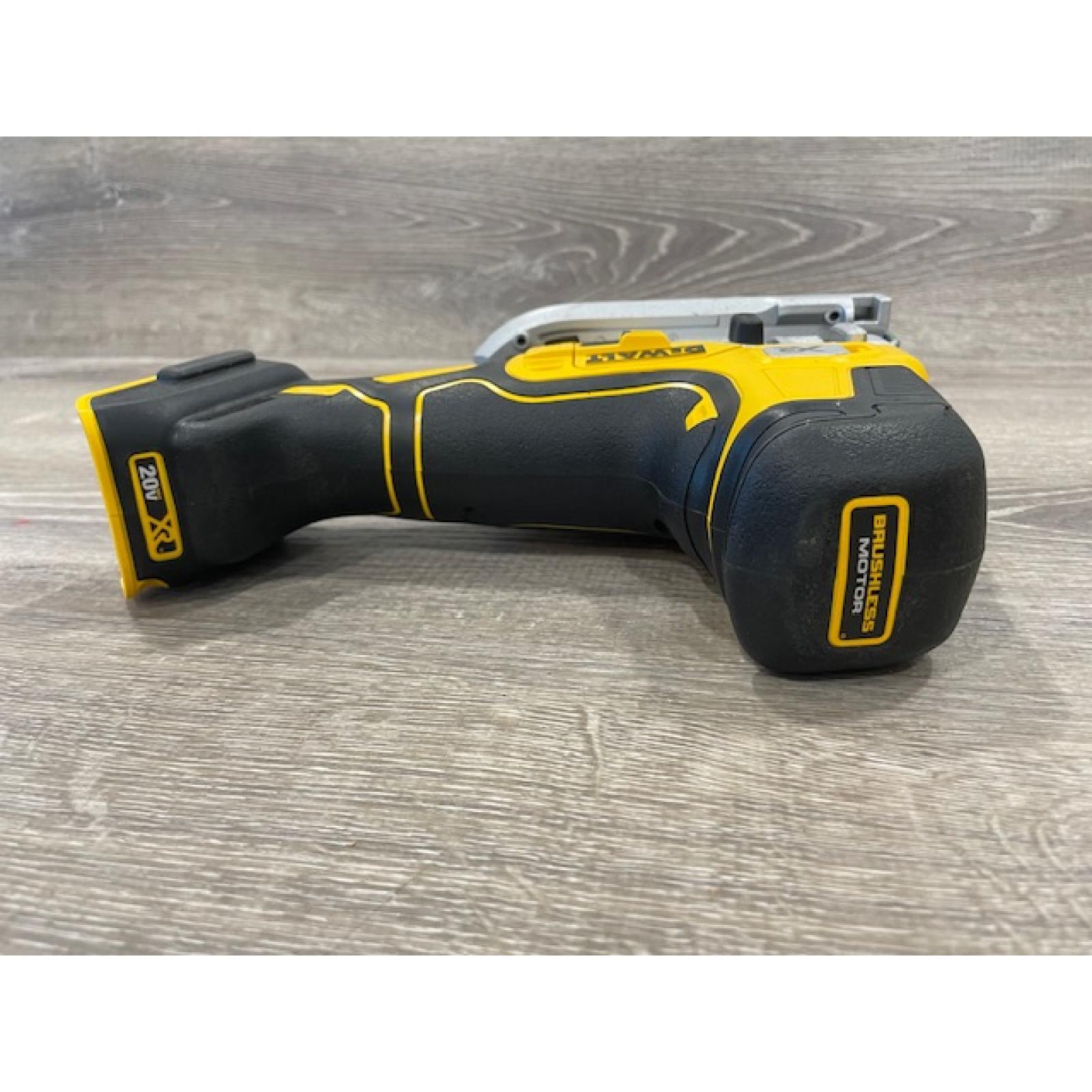 AS-IS DEWALT 20V MAX XR Cordless Barrel Grip Jigsaw (Tool Only)