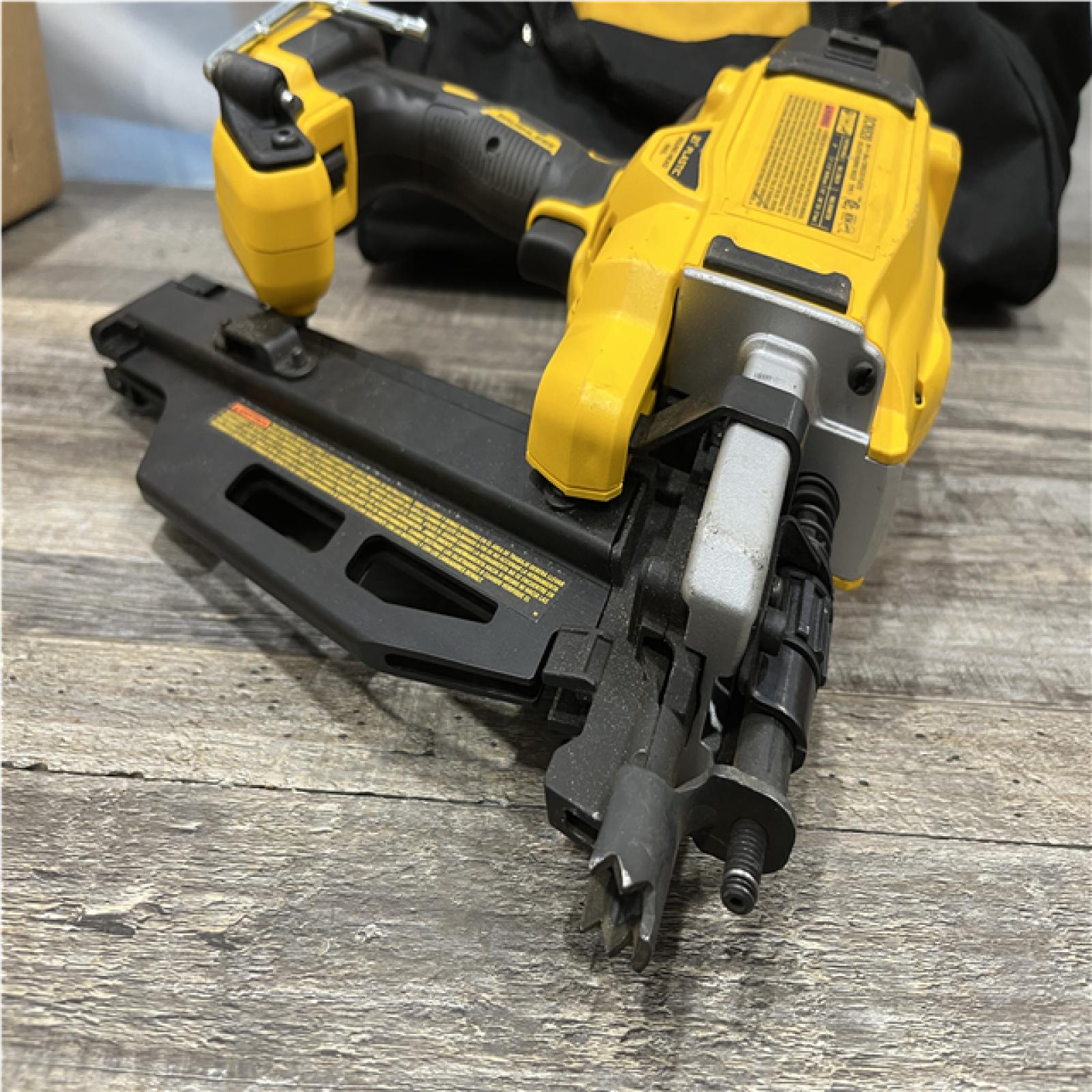 AS-IS DEWALT 20-Volt 21° Cordless Framing Nailer Kit