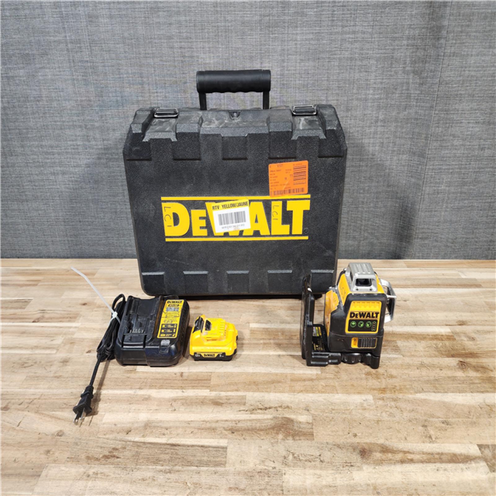 HOUSTON LOCATION - AS-IS DEWALT 12V MAX Lithium-Ion 100 ft. Green Self-Leveling 3-Beam 360 Degree Laser Level Kit