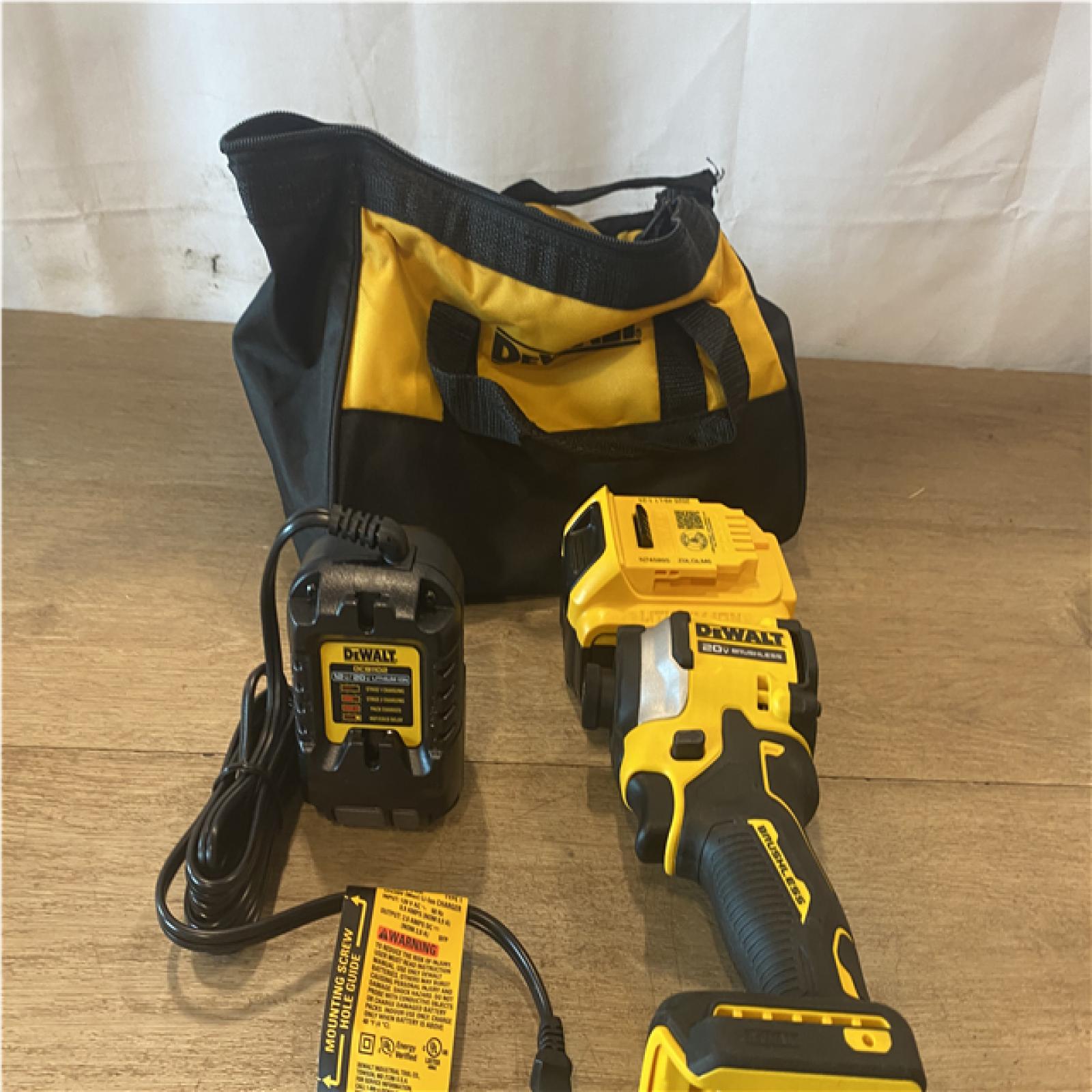 AS-IS DEWALT ATOMIC 20V MAX Lithium-Ion Cordless 1/4 in. Brushless Impact Driver Kit