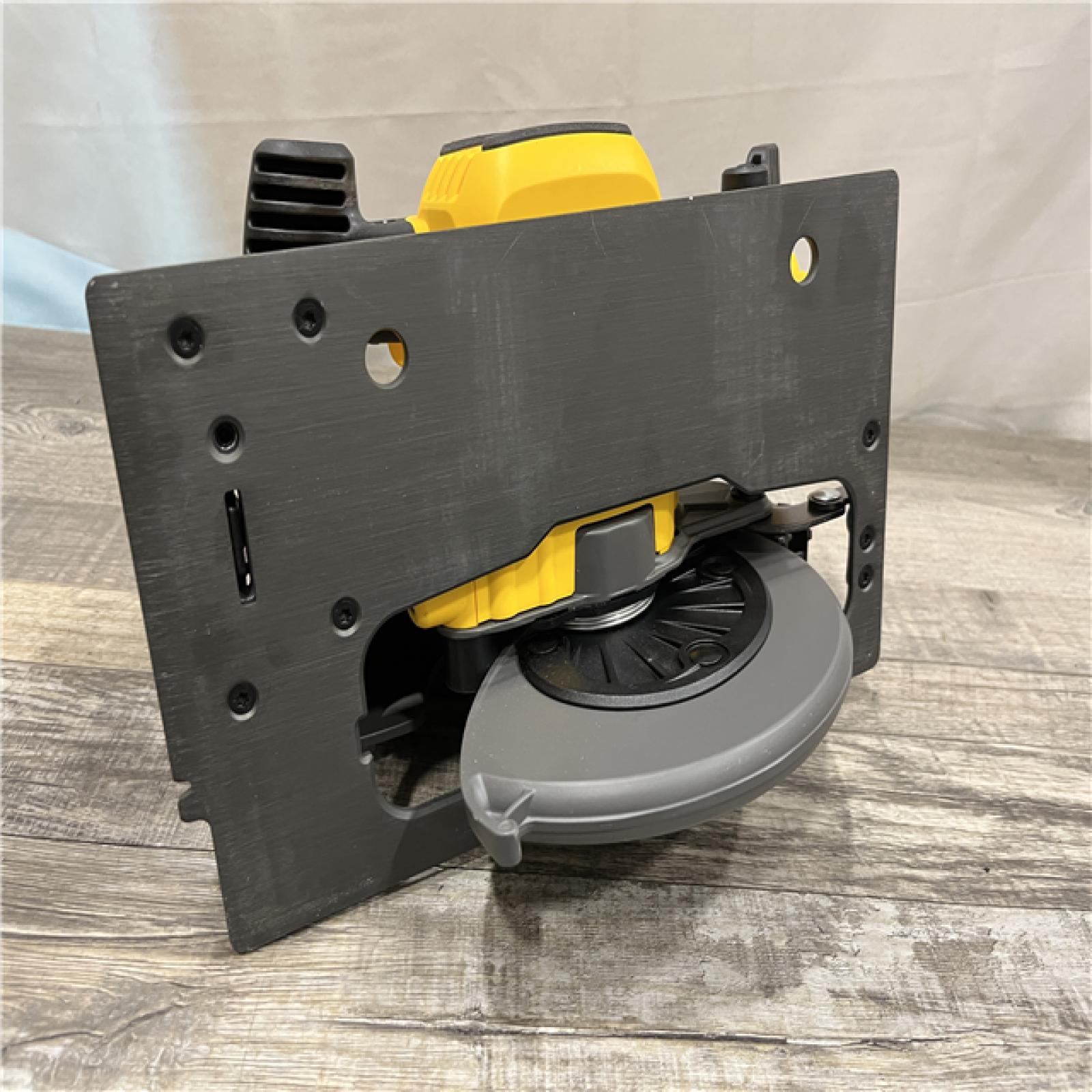 AS-IS DEWALT FLEXVOLT 60V MAX Cordless Brushless 7-1/4 in. Circular Saw with Brake (Tool Only)