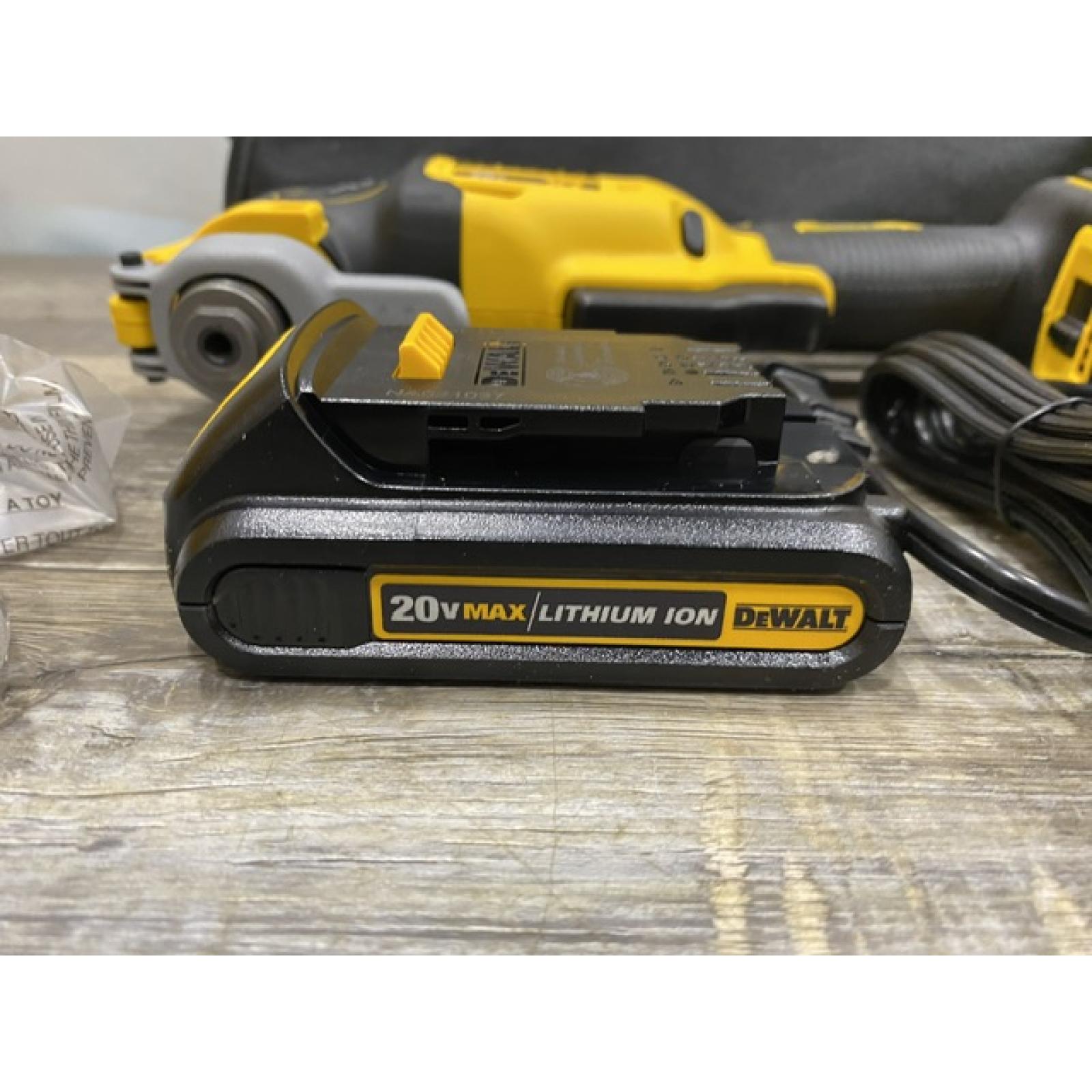 AS-IS DEWALT 20V MAX XR Cordless Brushless 3-Speed Oscillating Multi Tool Kit