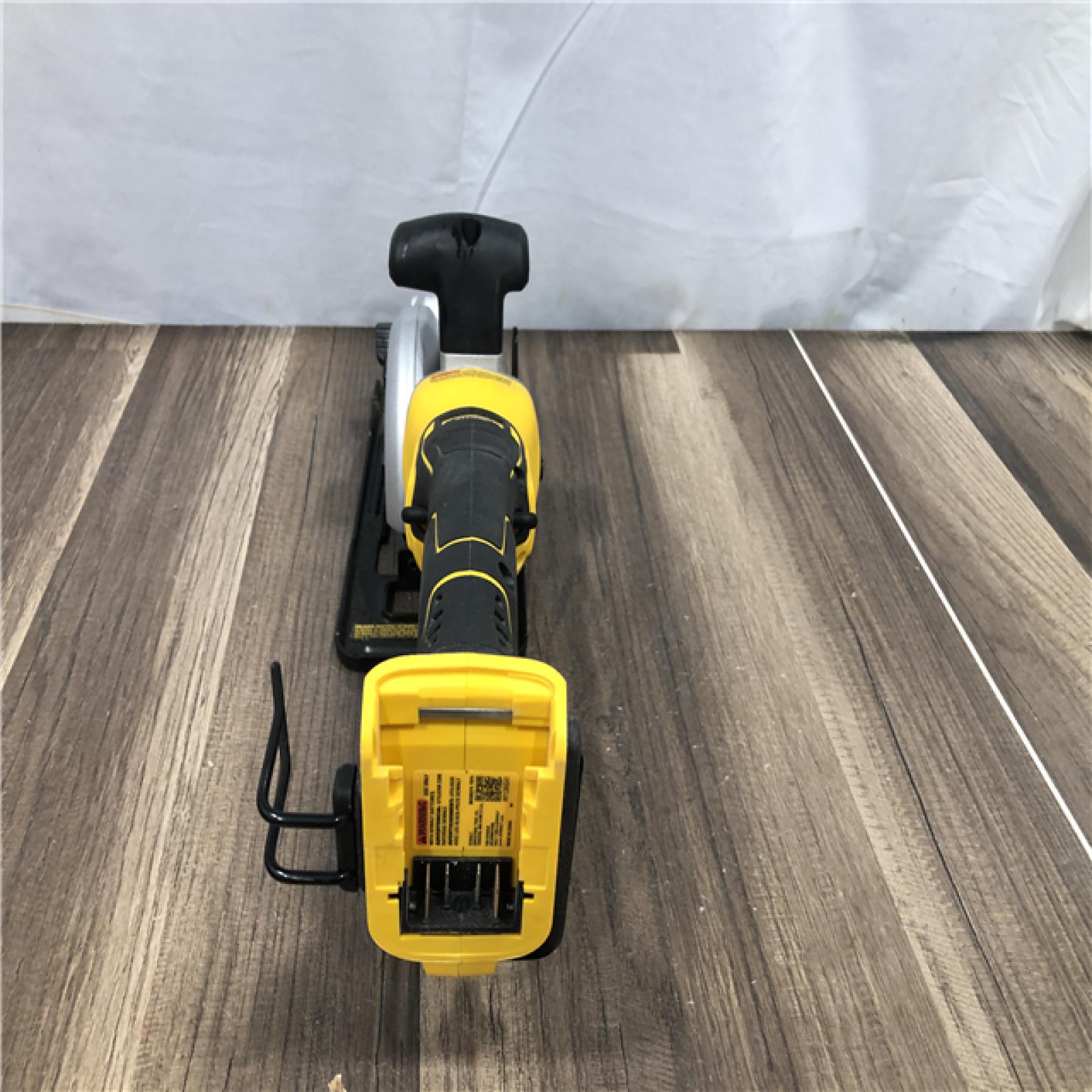 AS-IS DEWALT ATOMIC 20V MAX Cordless Brushless 4-1/2 in. Circular Saw (Tool Only)