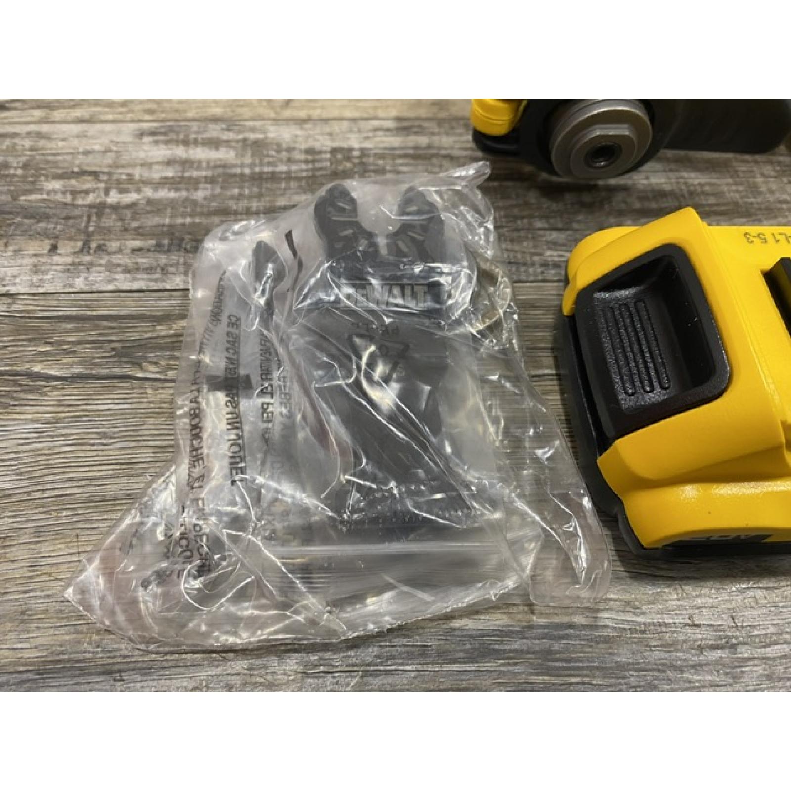 AS-IS DEWALT ATOMIC 20V MAX Cordless Brushless Oscillating Multi Tool Kit