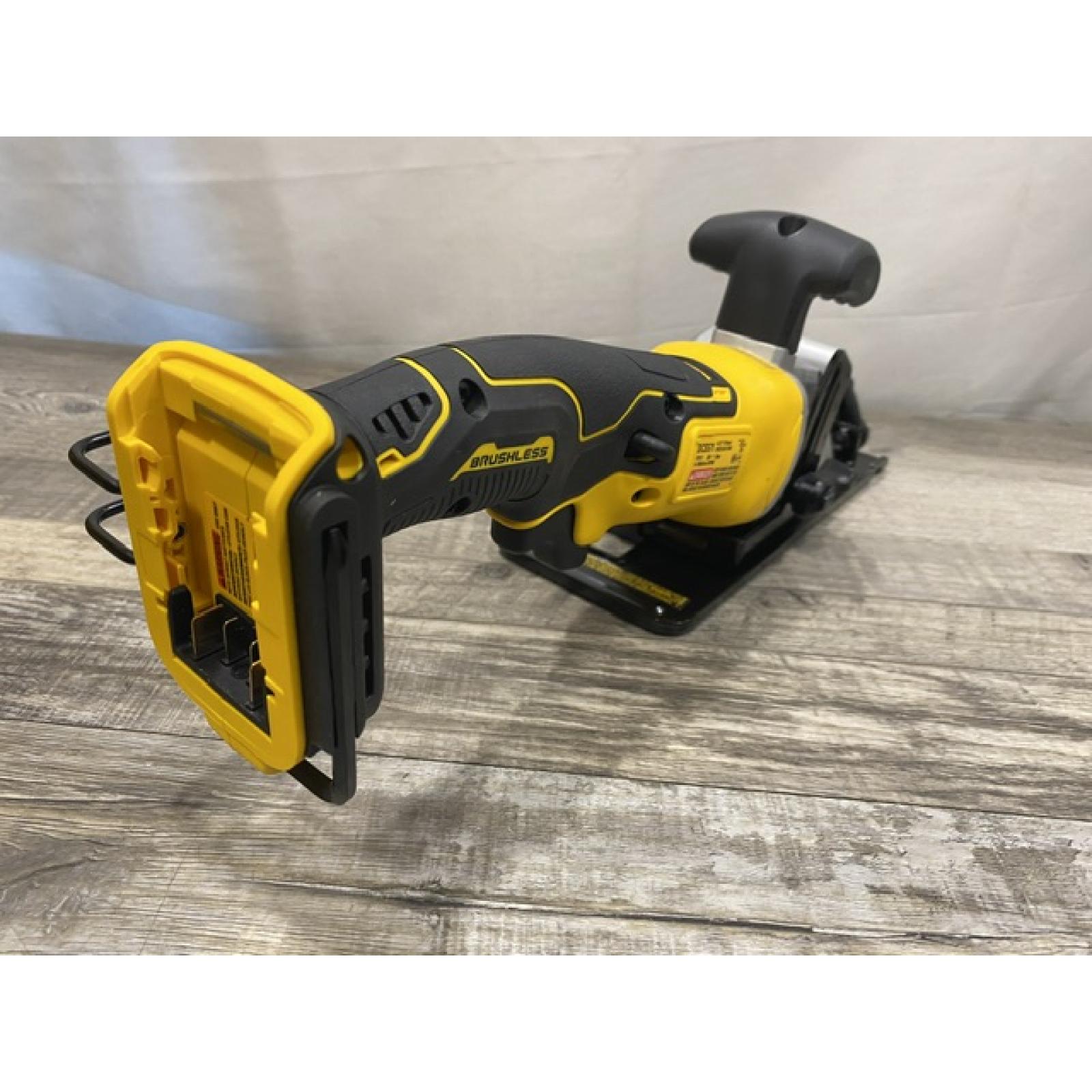AS-IS DEWALT ATOMIC 20V MAX Cordless Brushless 4-1/2 in. Circular Saw (Tool Only)