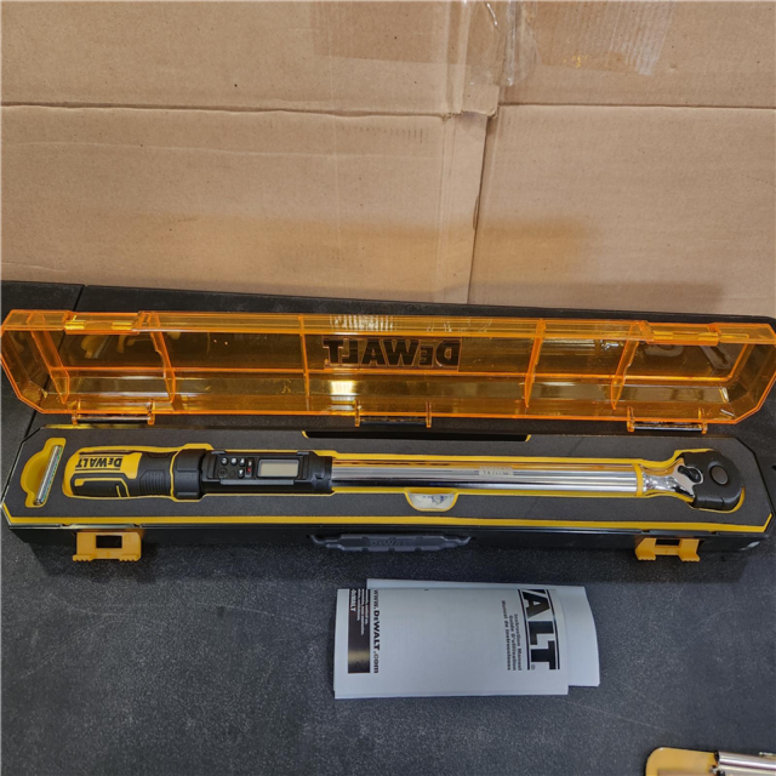 Phoenix NEW DEWALT 1/2 in. Drive Digital Torque Wrench