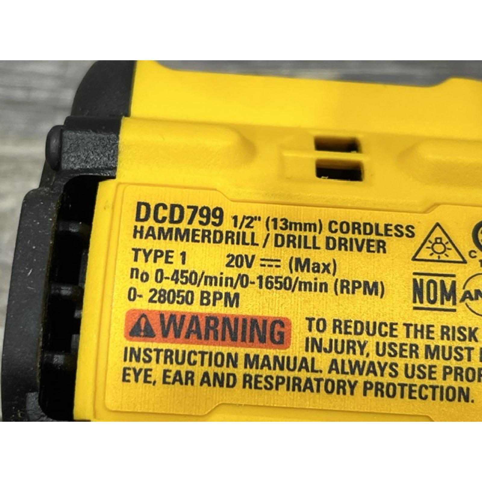 AS-IS DEWALT ATOMIC 20V Lithium-Ion Cordless 1/2 in. Hammer Drill Kit