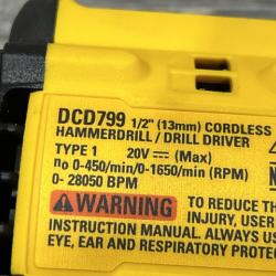 AS-IS DEWALT ATOMIC 20V Lithium-Ion Cordless 1/2 in. Hammer Drill Kit