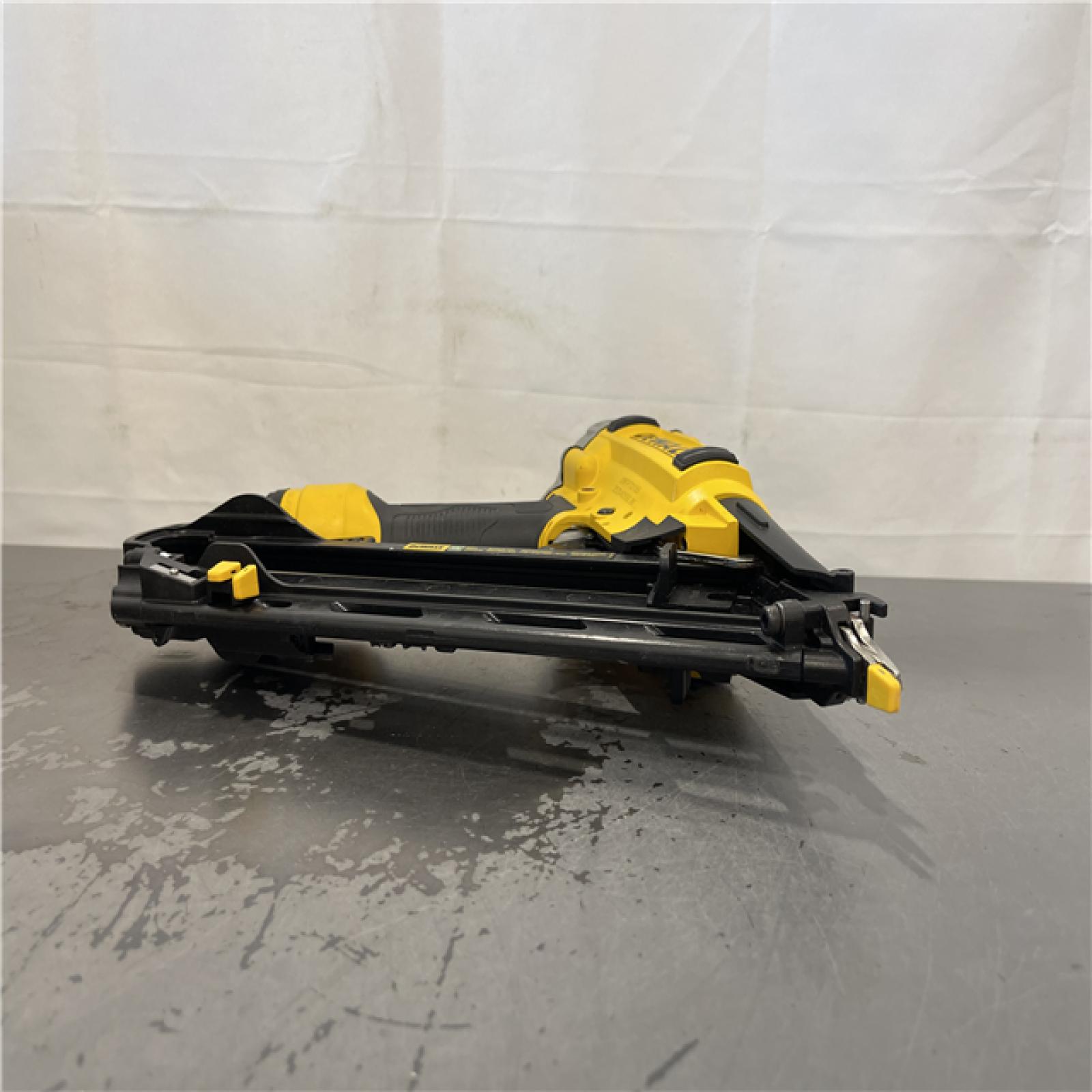 AS-IS- Dewalt 15 Gauge Precision Point Finish Nailer