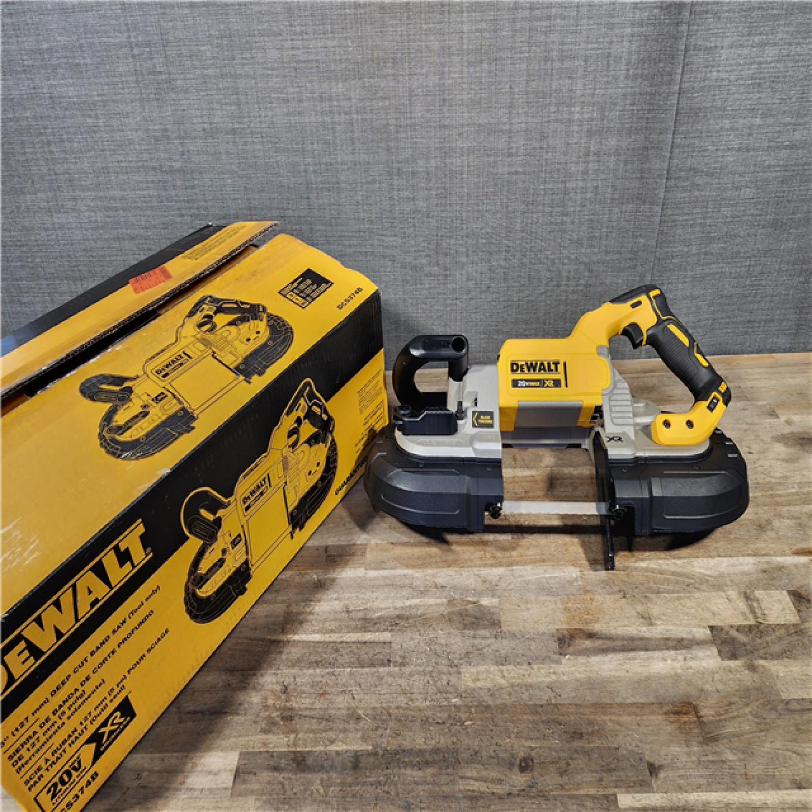 HOUSTON LOCATION - AS-IS DEWALT 20V MAX XR Cordless Li-Ion 5 Band Saw (TOOL ONLY)