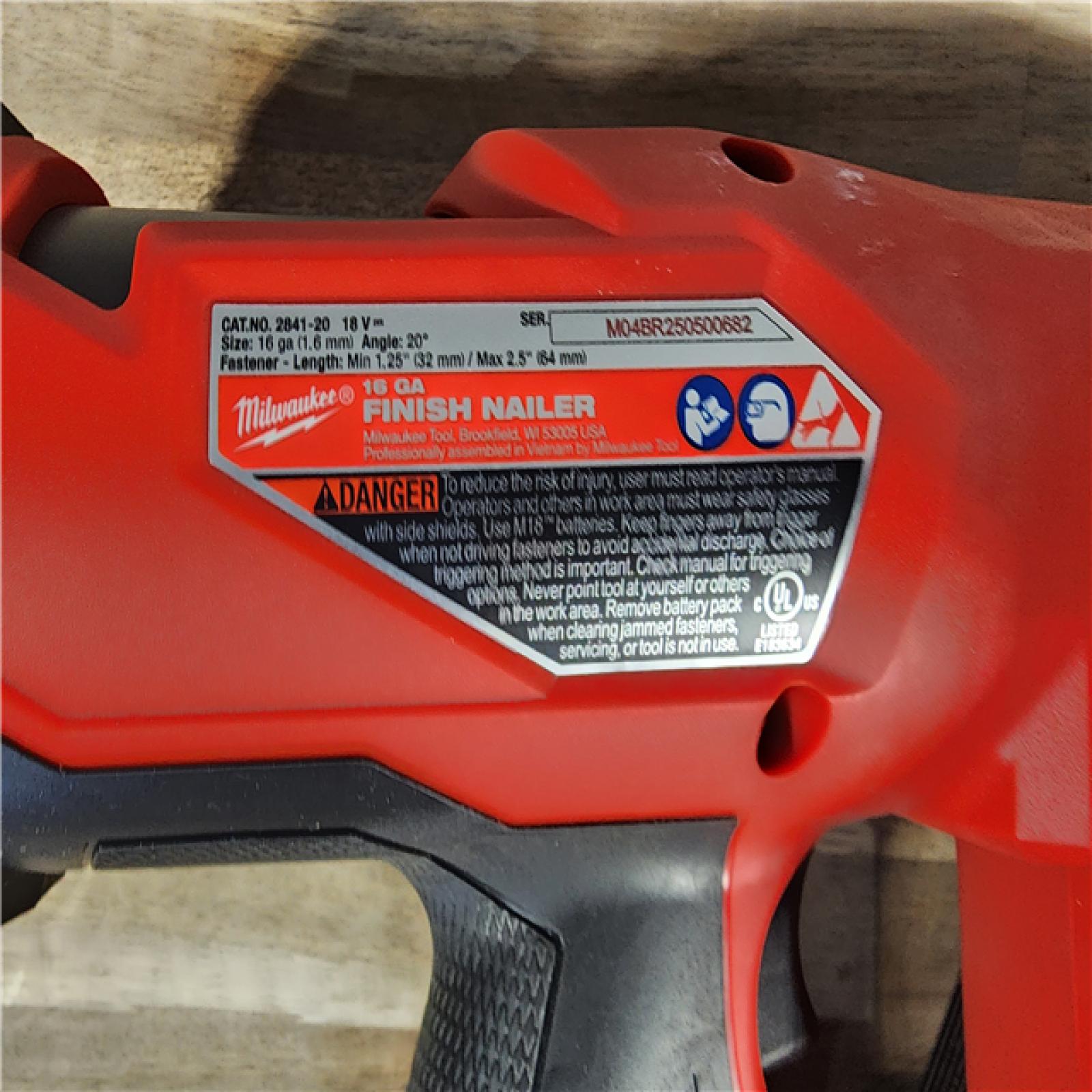 HOUSTON LOCATION - AS-IS (APPEARS LIKE NEW) Milwaukee 2841-20 18V Cordless Gen II 16 Gauge Angled Finish Nailer (Tool Only)