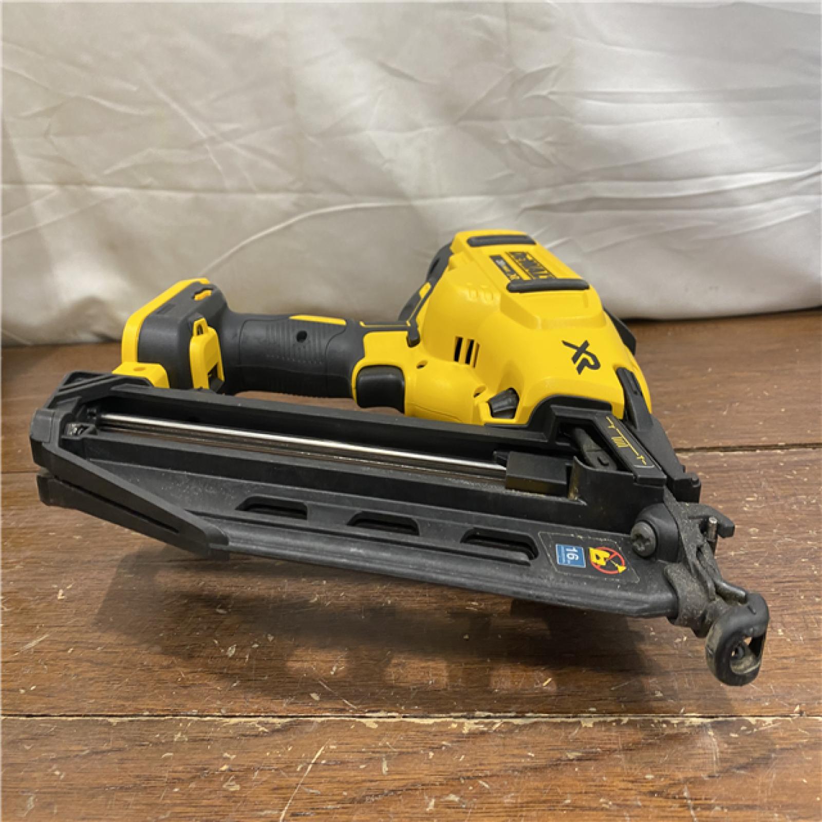 AS-IS DeWalt DCN660D1 20V 16 Gauge Cordless Angled Finish Nailer Kit W/ 2Ah Battery