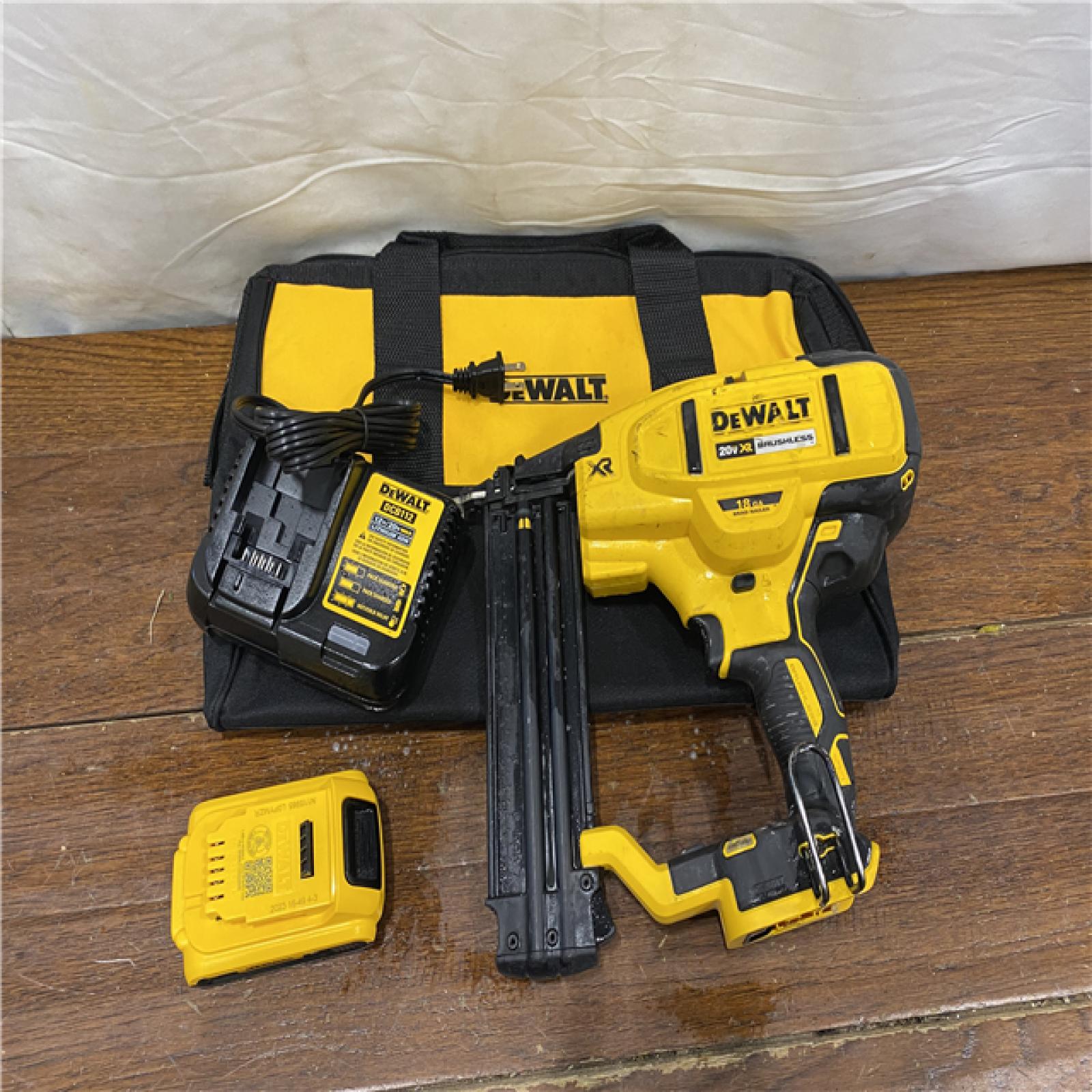 AS-IS DEWALT 20V MAX XR 18 Gauge Brad Nailer Kit