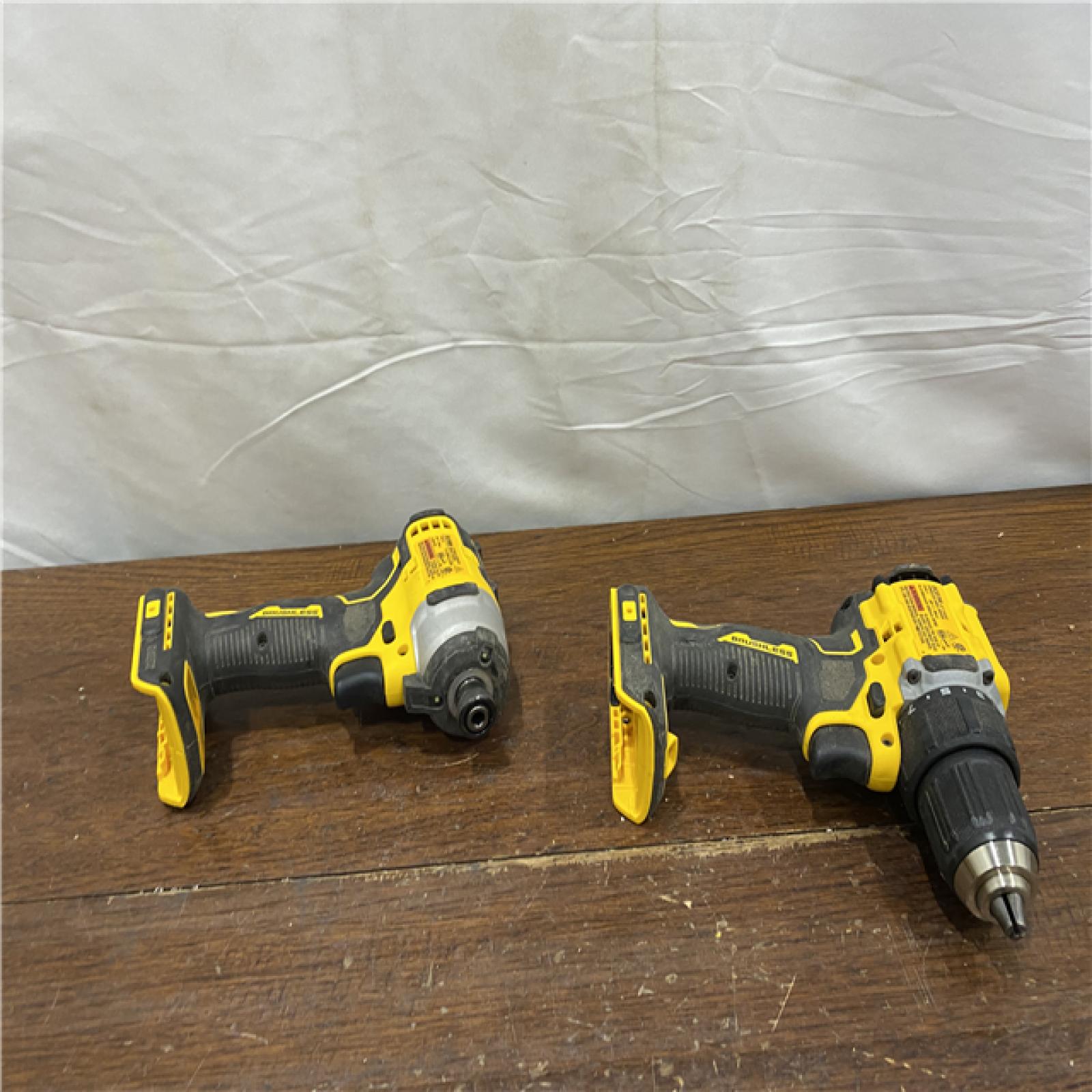 AS-IS DEWALT ATOMIC 20-Volt MAX Lithium-Ion Cordless Combo Kit (2-Tool) with (2) 2.0Ah Batteries, Charger and Bag