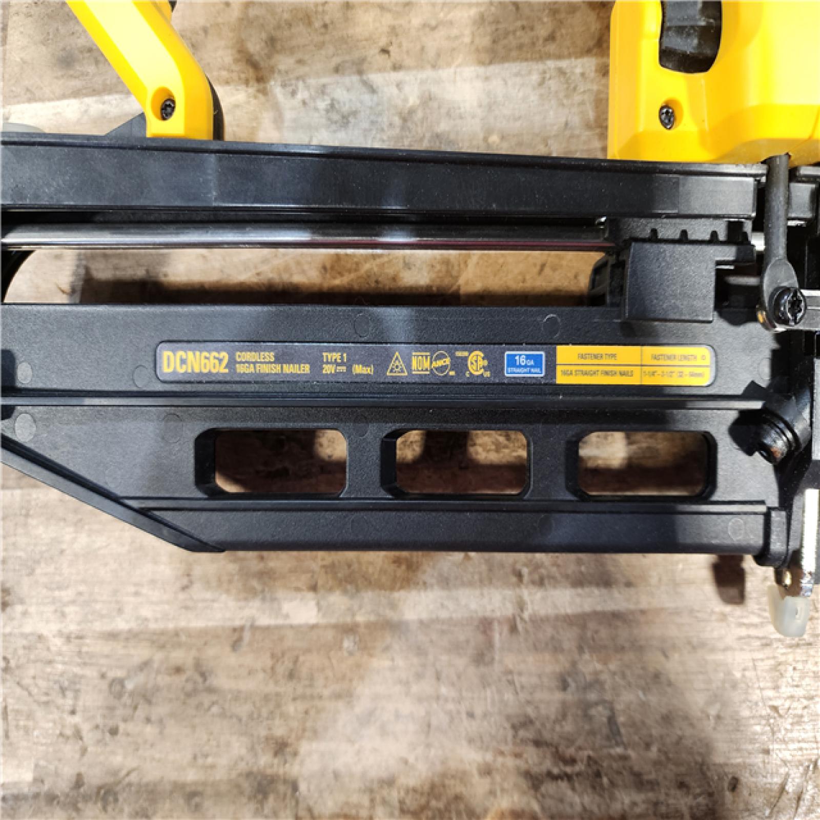 HOUSTON LOCATION - AS-IS DEWALT 20V MAX XR 16-Gauge Lithium-Ion Cordless Finish Nailer (Tool Only)