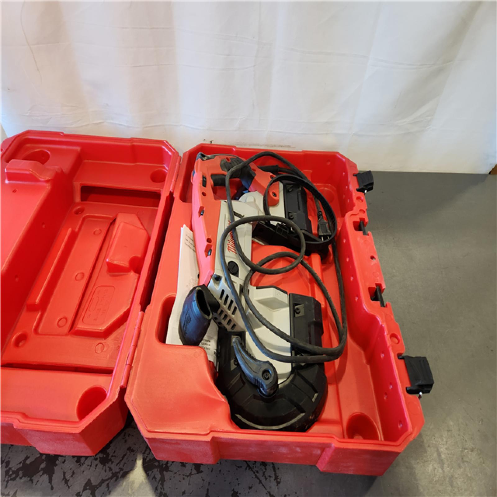 AS-IS- Milwaukee 120V 11.0A Corded Variable Speed Band Saw