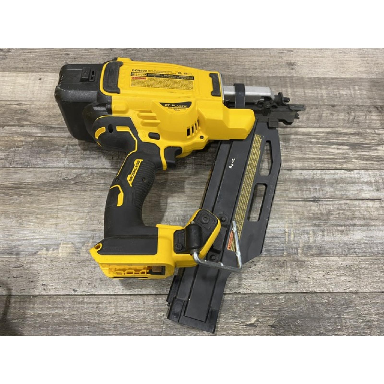AS-IS DEWALT 20-Volt 21° Cordless Framing Nailer Kit