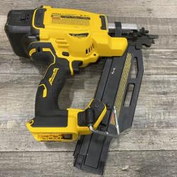 AS-IS DEWALT 20-Volt 21° Cordless Framing Nailer Kit