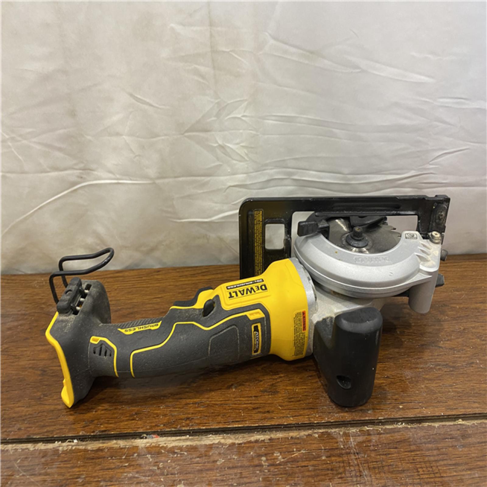 AS-IS DEWALT ATOMIC 20V MAX Cordless Brushless 4-1/2 in. Circular Saw (Tool Only)