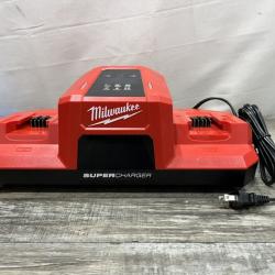 AS-IS Milwaukee 18V Dual Bay Simultaneous Super Charger (Tool-Only)