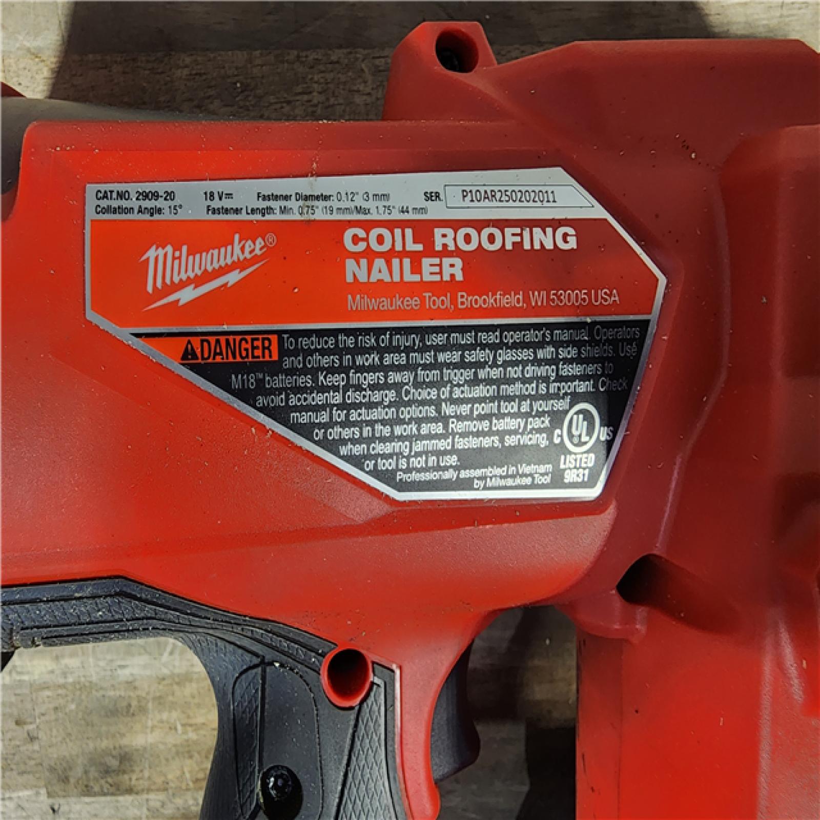 HOUSTON LOCATION - AS-IS Milwaukee M18 FUEL Coil Roofing Nailer (TOOL ONLY)