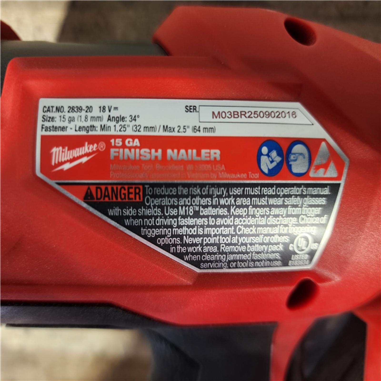 HOUSTON LOCATION - AS-IS Milwaukee FUEL 18-Volt Lithium-Ion Brushless Cordless Gen II 15-Gauge Angled Finish Nailer (Tool-Only)