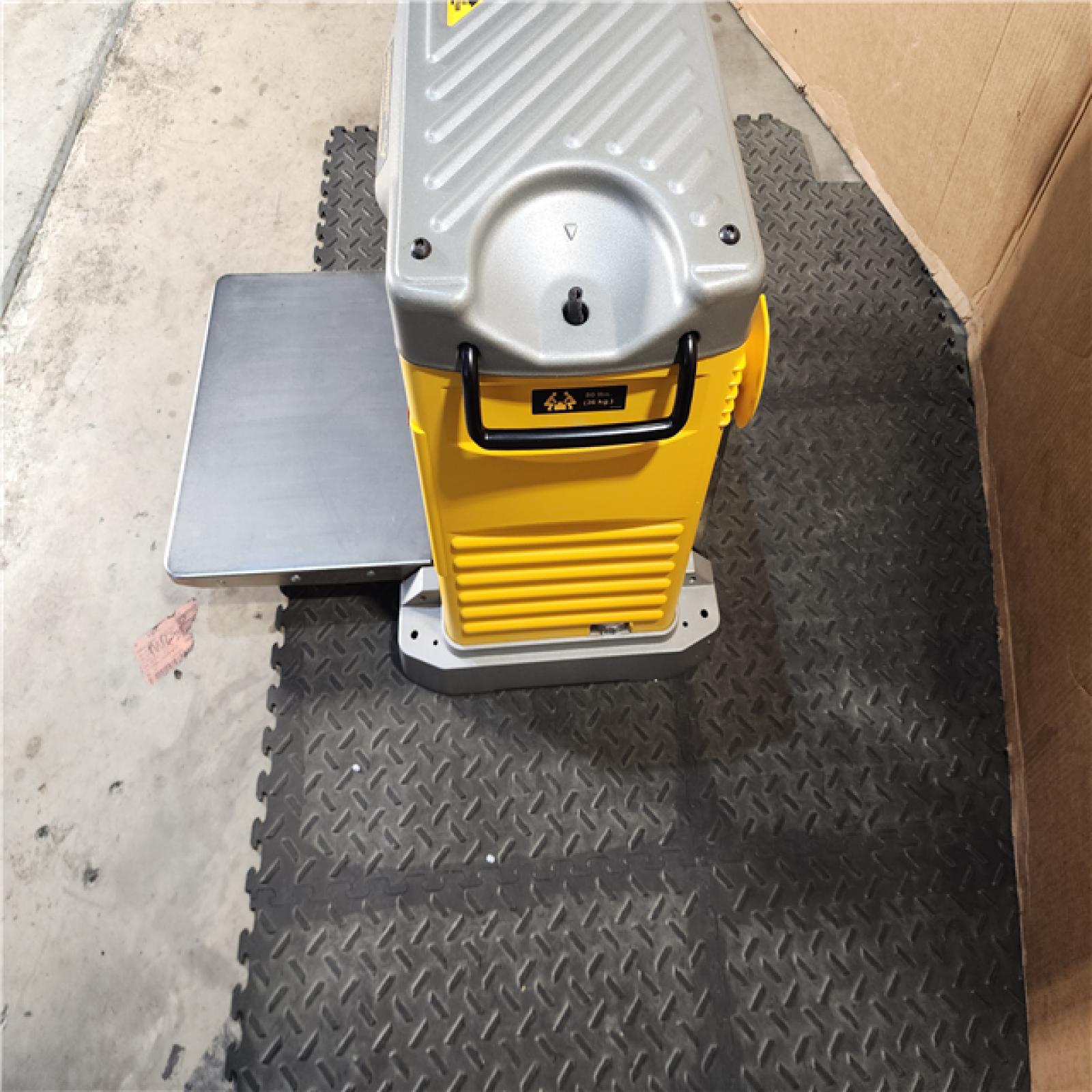 HOUSTON LOCATION - AS-IS DEWALT 15 Amp Corded 12.5 in. Bench Planer