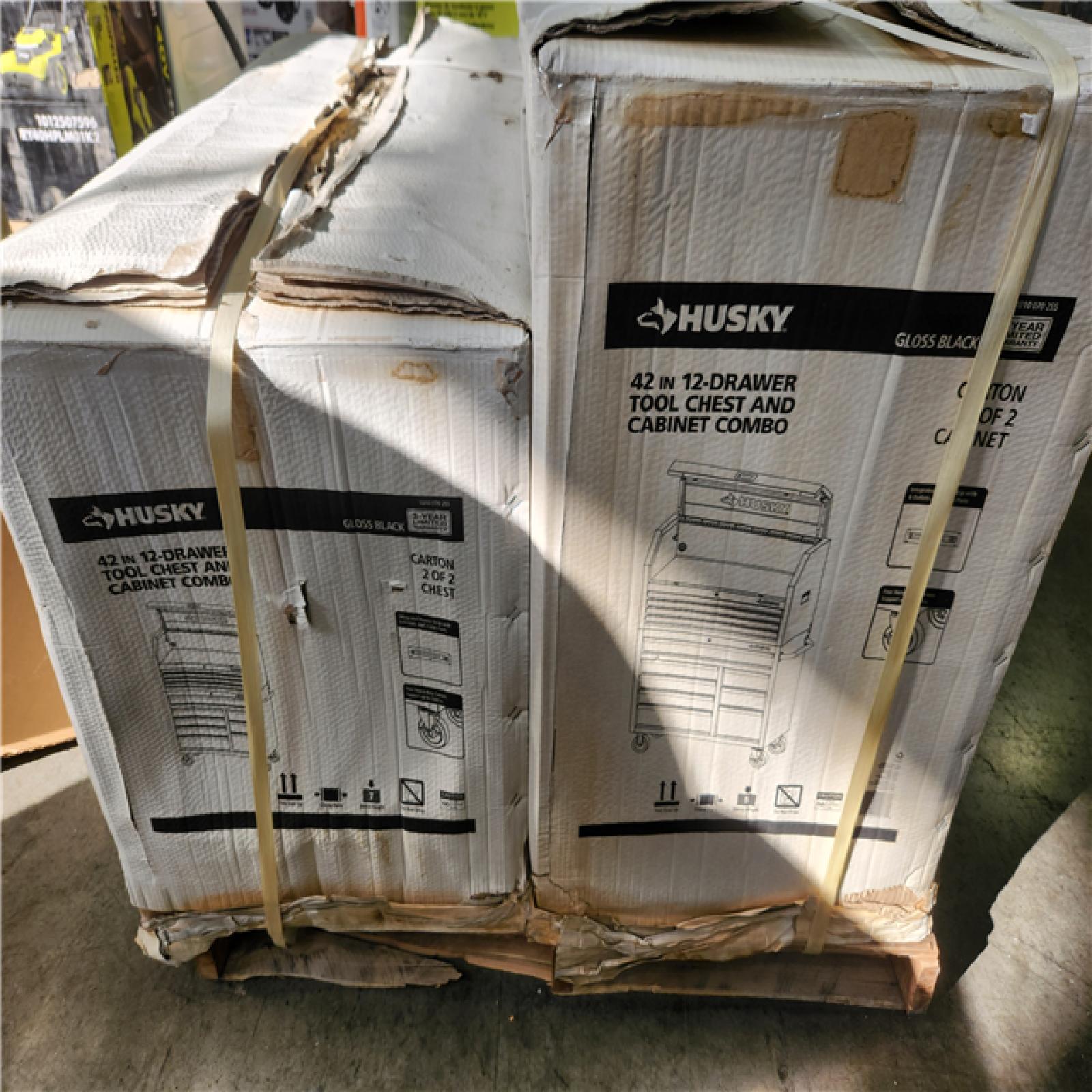 Phoenix NEW Husky Tool Storage 42 in. W x 18 in. D Standard Duty Black Tool Chest Combo (SEALED)