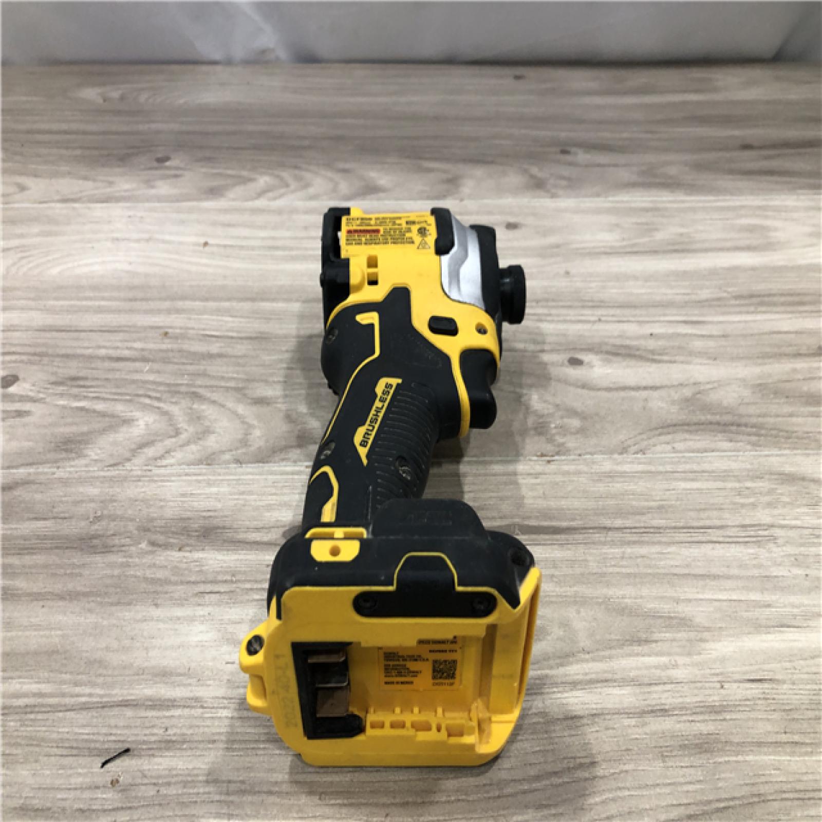 AS-IS DeWalt 20V MAX ATOMIC 1/4 in. Cordless 3-Speed Impact Driver Kit