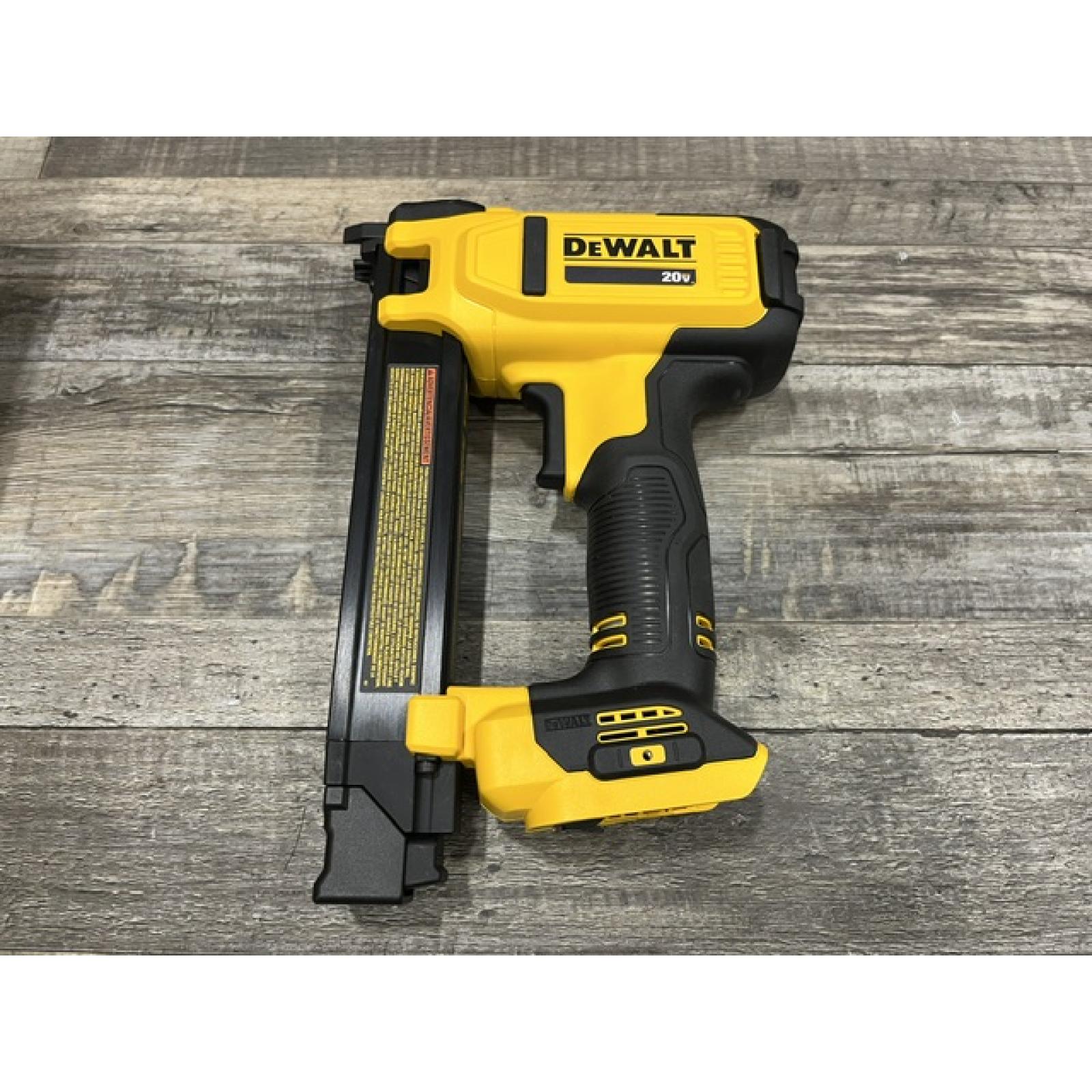 AS-IS DEWALT 20V MAX Lithium-Ion Cordless Cable Stapler Kit