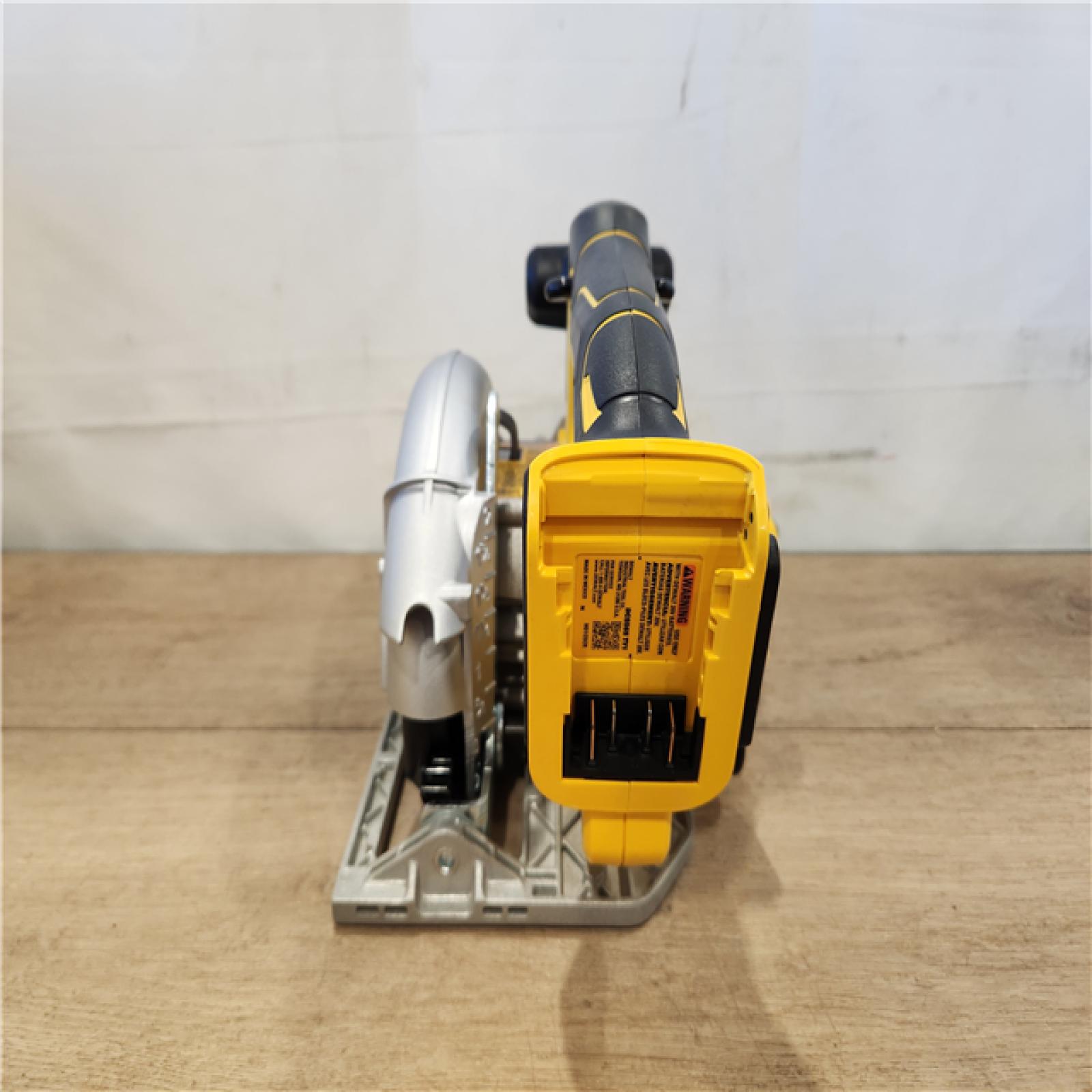 AS-IS- DeWALT DCS565B 20V Max Brushless 6.5   Cordless Circular Saw