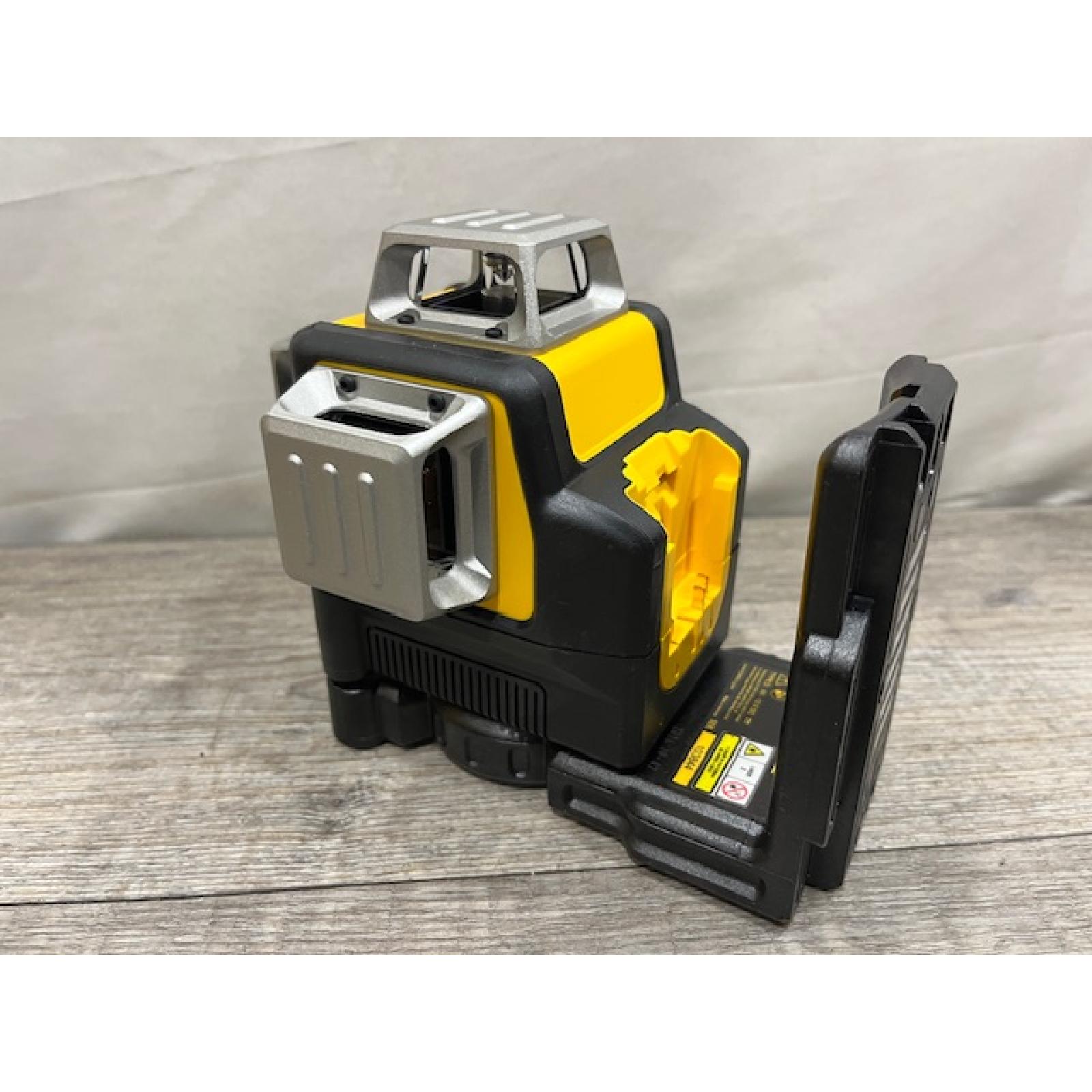 AS-IS DEWALT Pneumatic 18-Gauge 1/4 in. Crown Corded Stapler