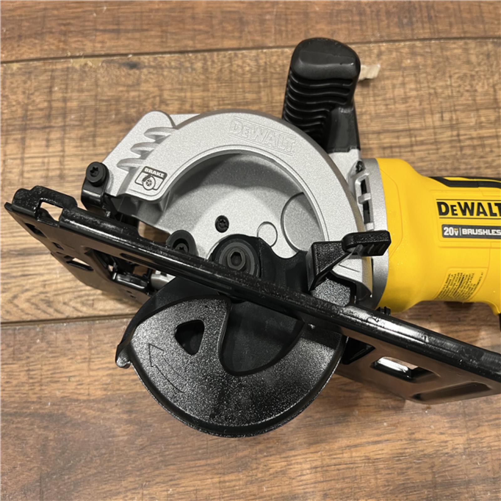 AS-IS DeWalt 20V MAX ATOMIC with POWERSTACK 4-1/2 in. Cordless Brushless Circular Saw Kit (Battery & Charg