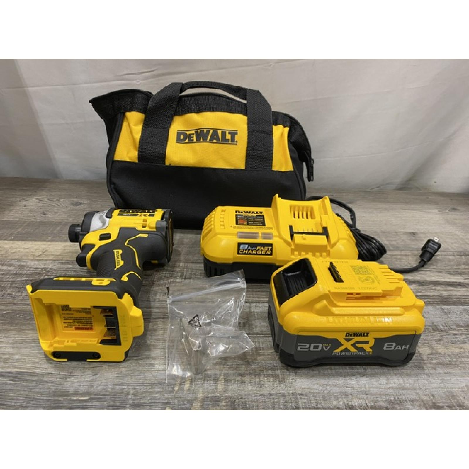 LIKE NEW - DEWALT 20V XR Lithium-Ion Cordless Hammer Drill Kit