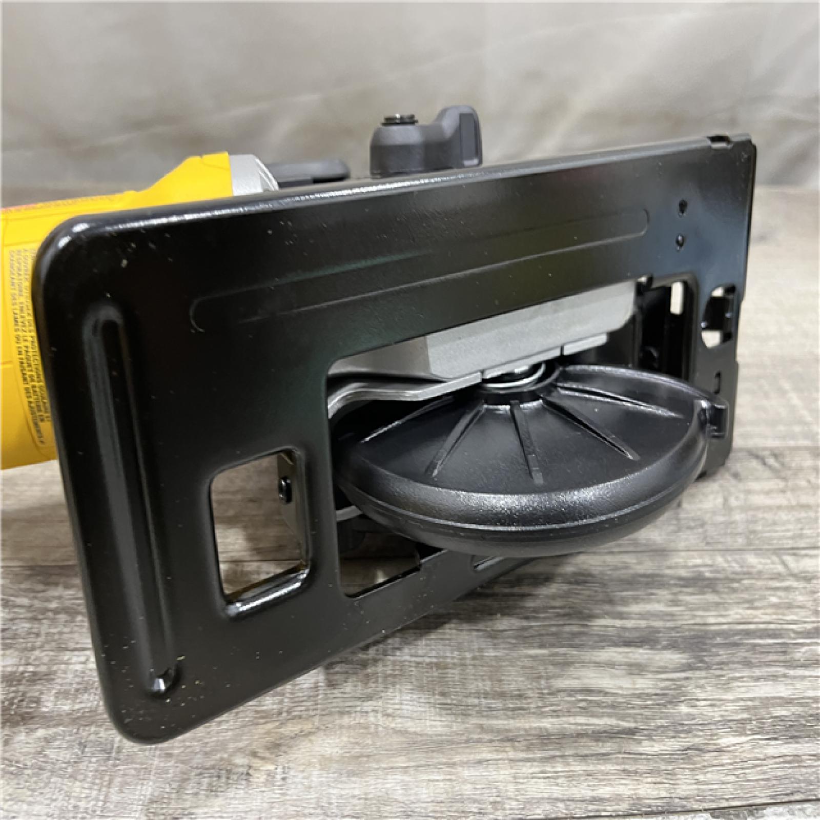 AS-IS DEWALT ATOMIC 20V MAX Cordless Brushless 4-1/2 in. Circular Saw (Tool Only)