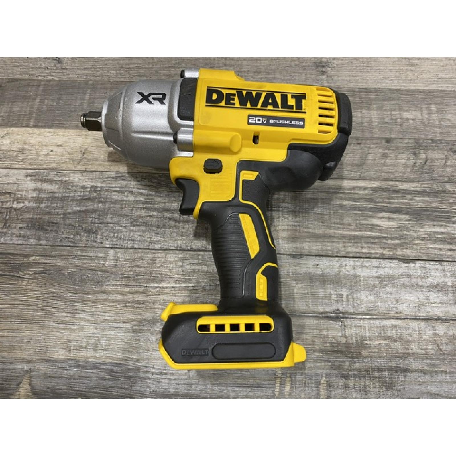 AS-IS DEWALT 20V MAX Lithium-Ion Cordless 1/2 in. Impact Wrench Kit