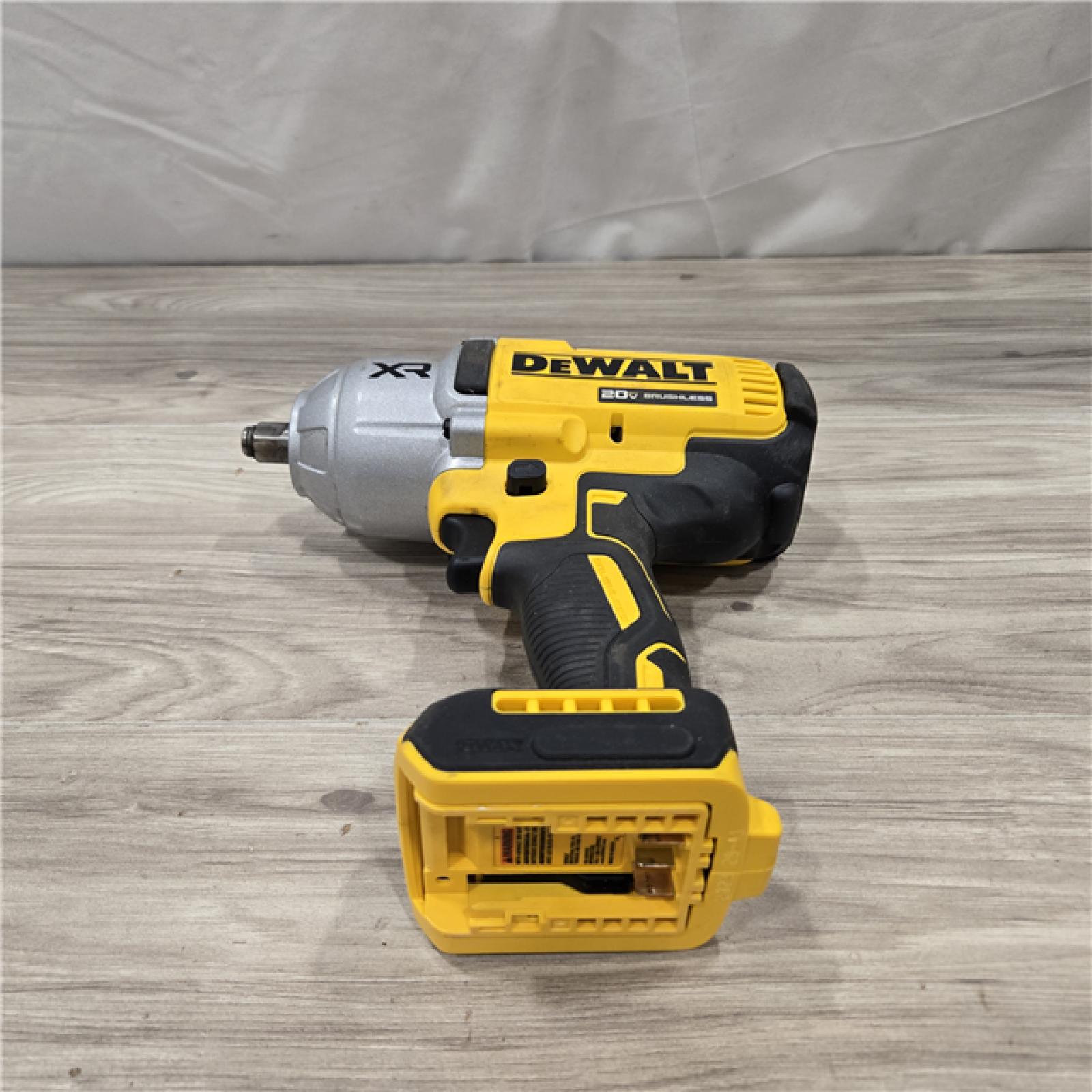 AS-IS Dewalt 20V MAX Lithium-Ion Cordless 1/2 in. Impact Wrench Kit