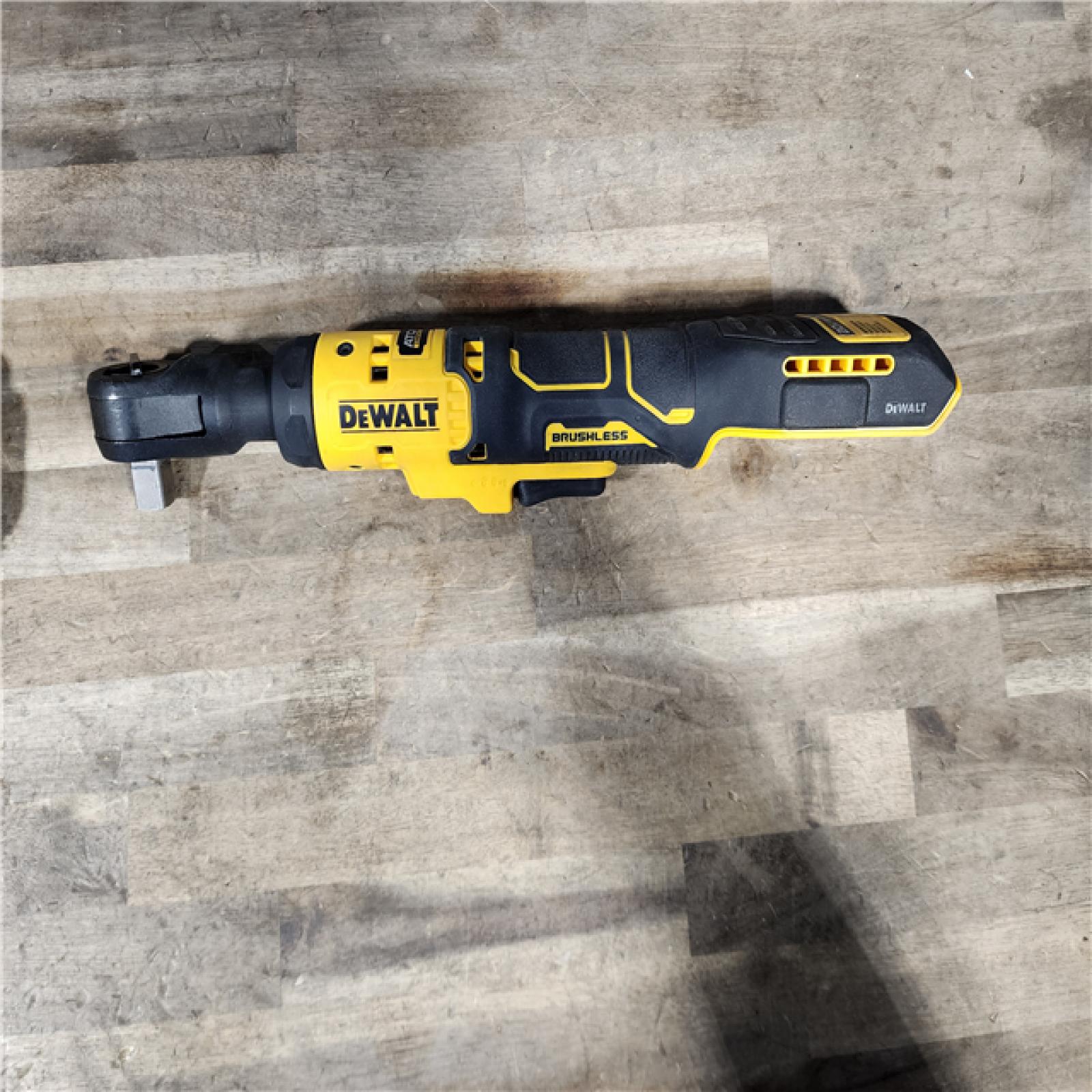 HOUSTON LOCATION - AS-IS DeWalt DCF512 18v XR Cordless 1/2 Drive Open Head Ratchet Wrench W/ BATTERY & CHARGER