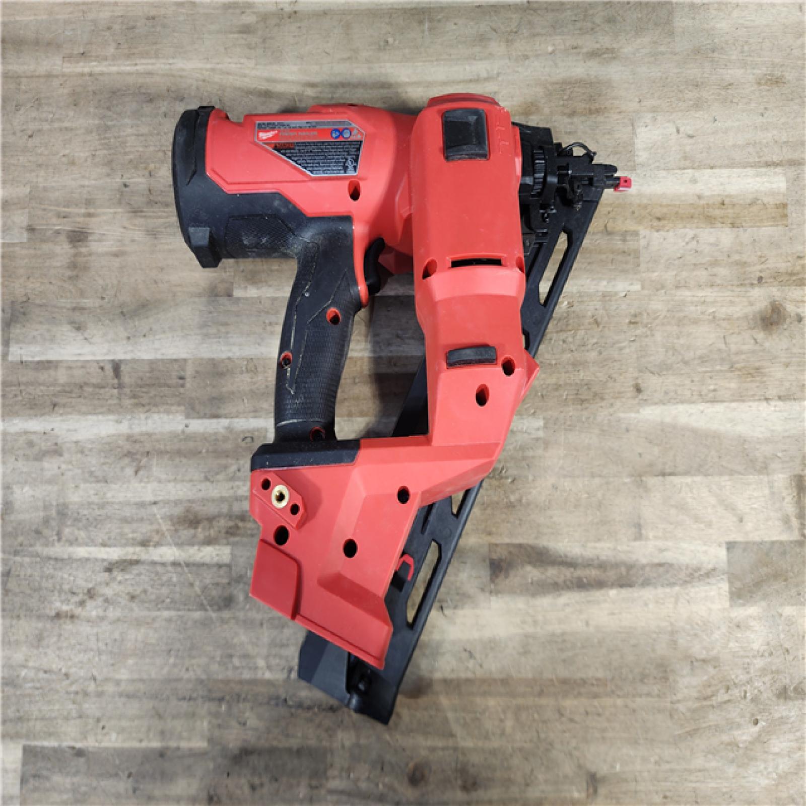 HOUSTON LOCATION - AS-IS Milwaukee 2839-20 M18 FUEL 15 Ga. 18 Volt Brushless Angled Finish Nailer (TOOL ONLY)