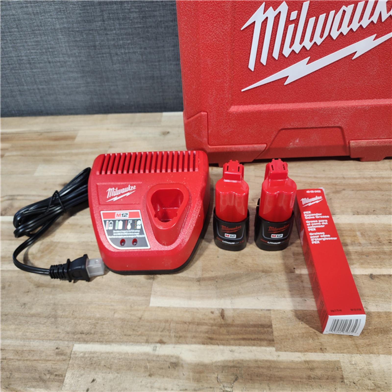 HOUSTON LOCATION - AS-IS M12 12-Volt Lithium-Ion Cordless PEX Expansion Tool Kit with (2) 1.5 Ah Batteries  (3) Expansion Heads and Hard Case