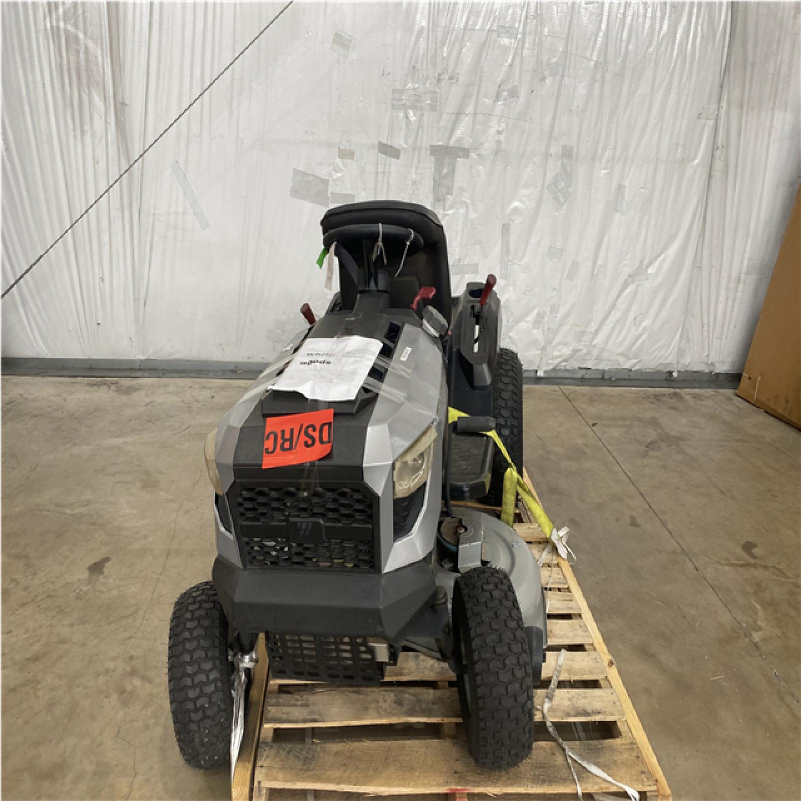 Houston Location - AS-IS Outdoor Power Equipment MURRAY MT100 42 INCH SIT DOWN MOWER