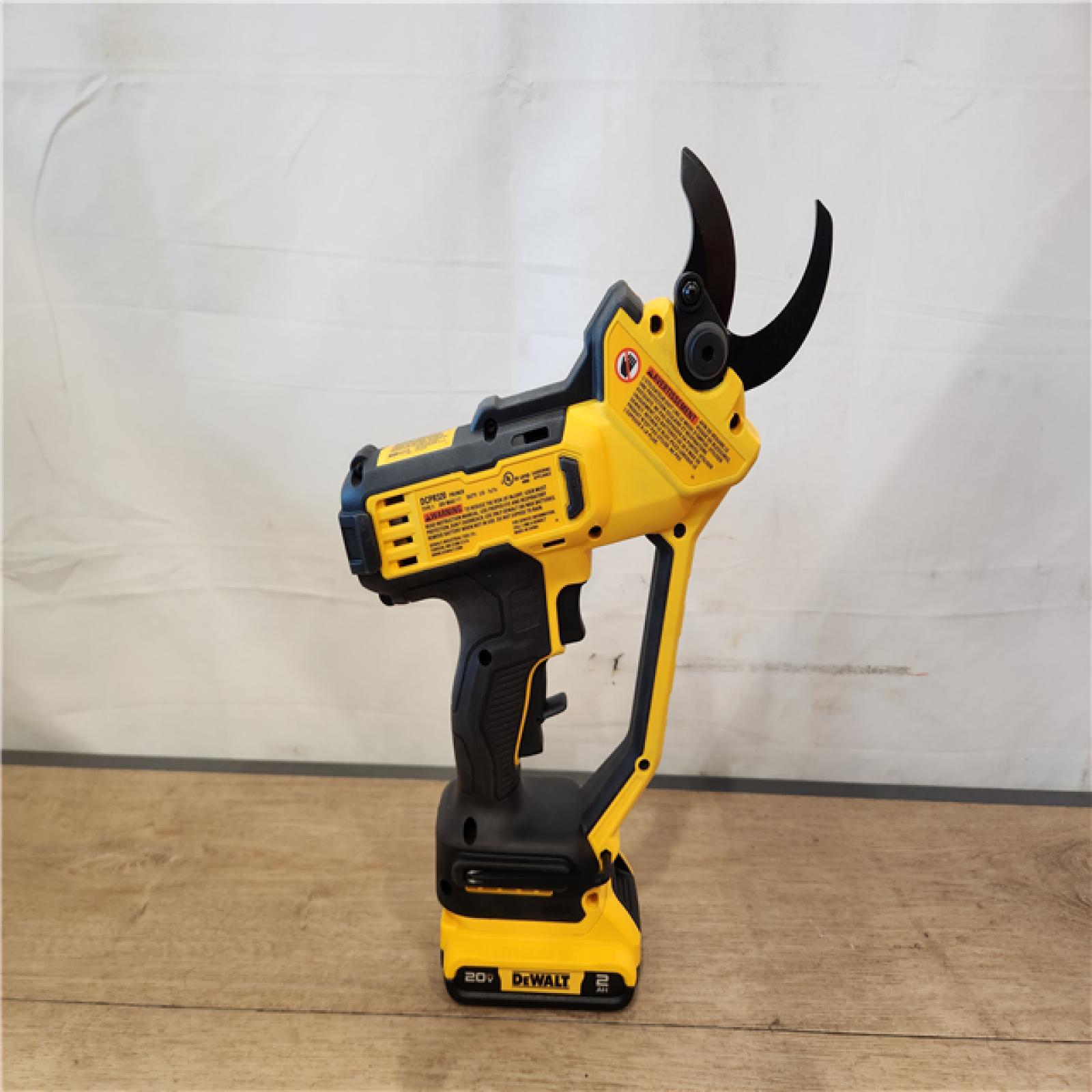 AS-IS- DeWalt 20V MAX Steel Cordless Pruner