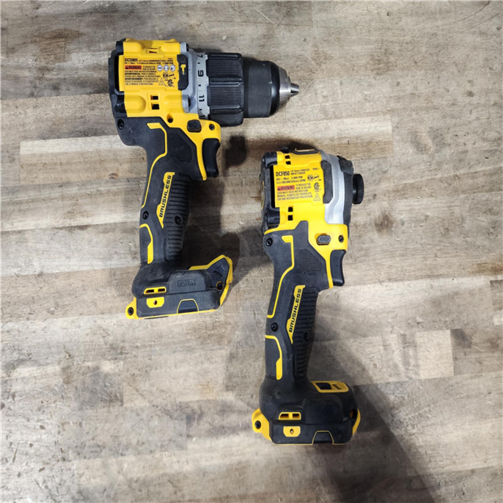 HOUSTON LOCATION - AS-IS DEWALT 2 TOOL COMBO KIT W/ (2) BATTERY & CHARGER