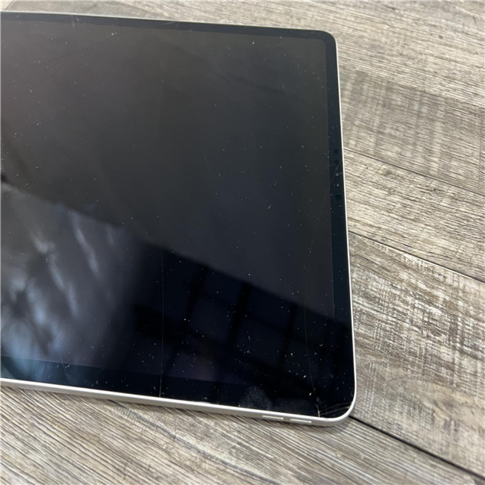 AS-IS Apple iPad Pro 12.9 Tablet 64Gb Wifi - LTE - Space Gray (MTHN2LL/a)