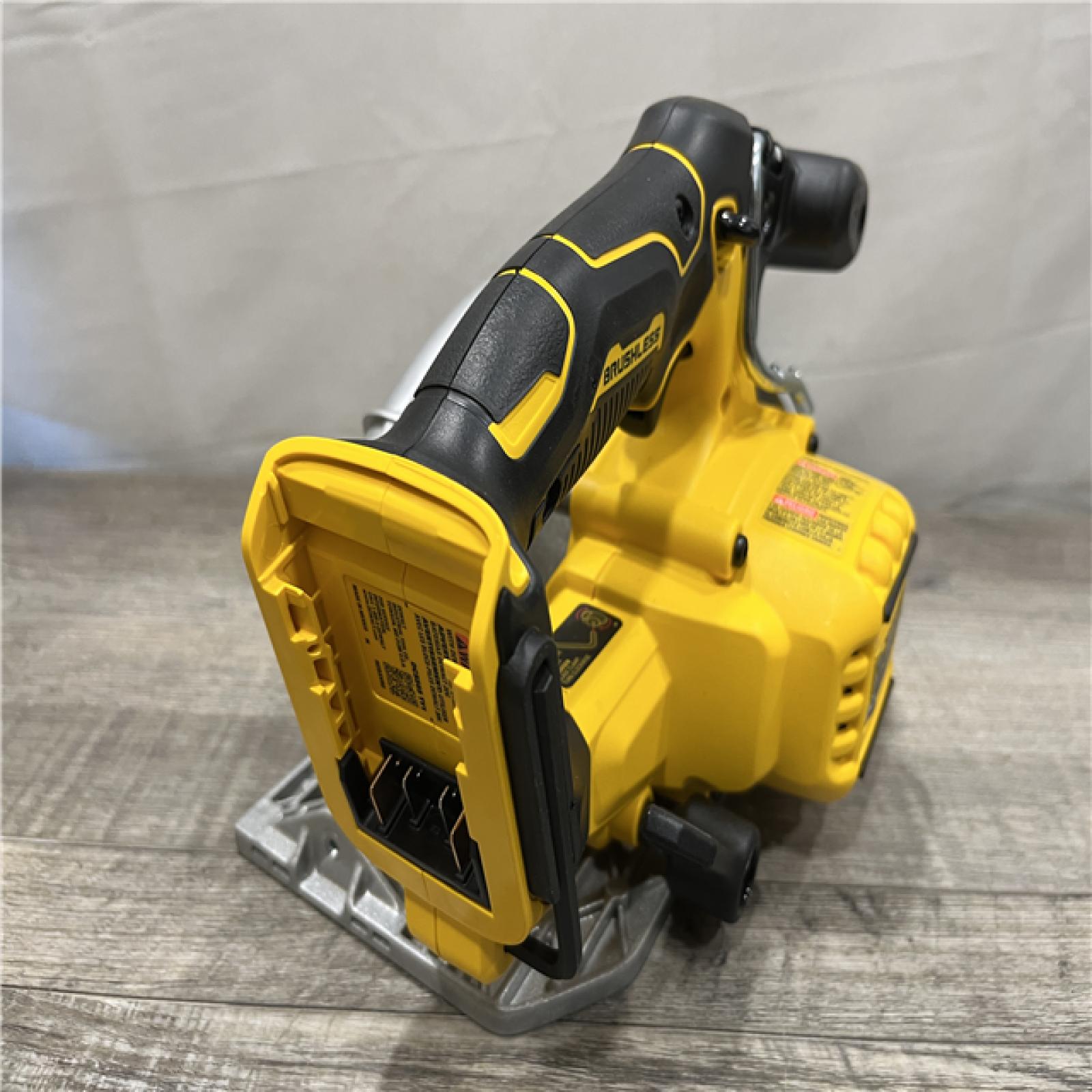 AS-IS DEWALT 20V MAX Cordless Brushless 6-1/2 in. Sidewinder Style Circular Saw (Tool Only)